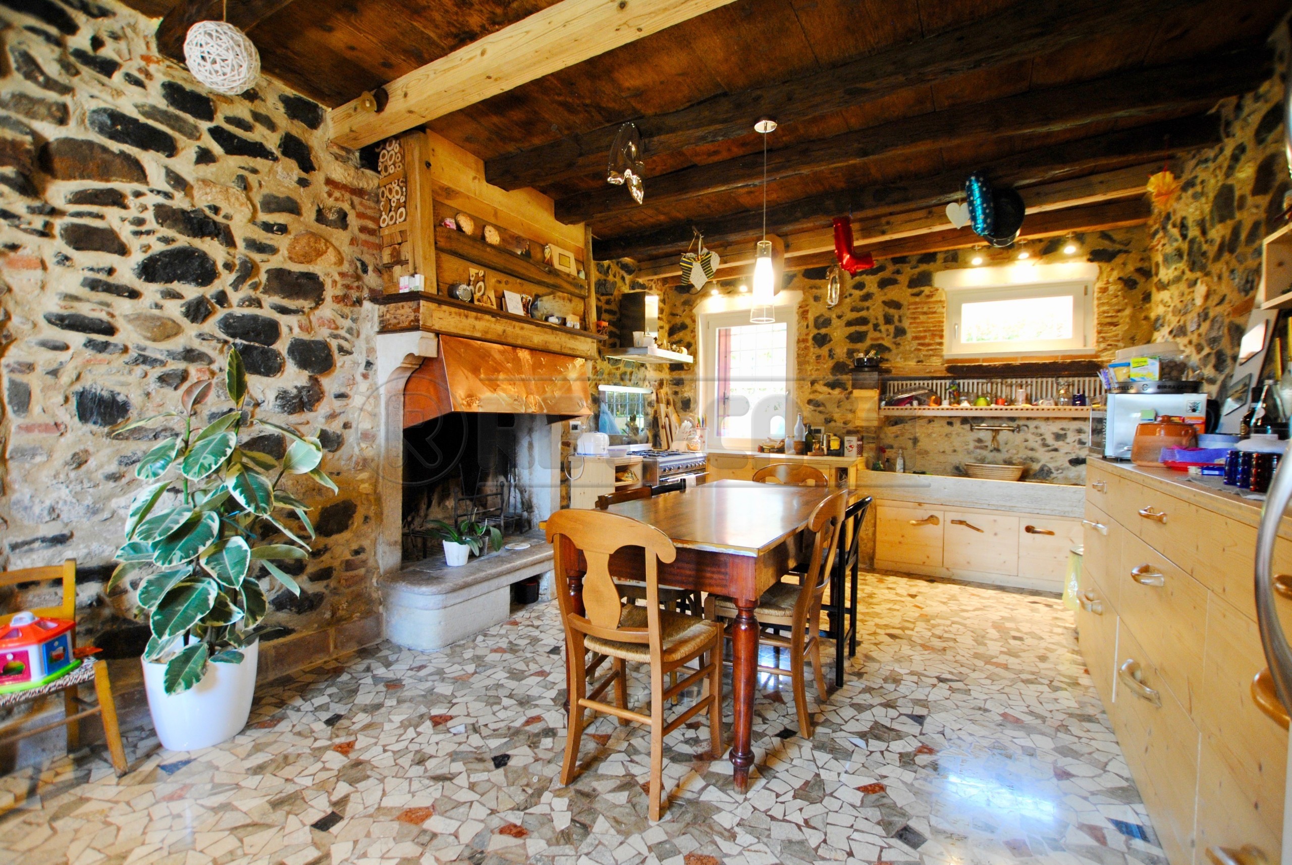 Immagine 9 di Villa in vendita  in Piazza Roma 36 a Brogliano