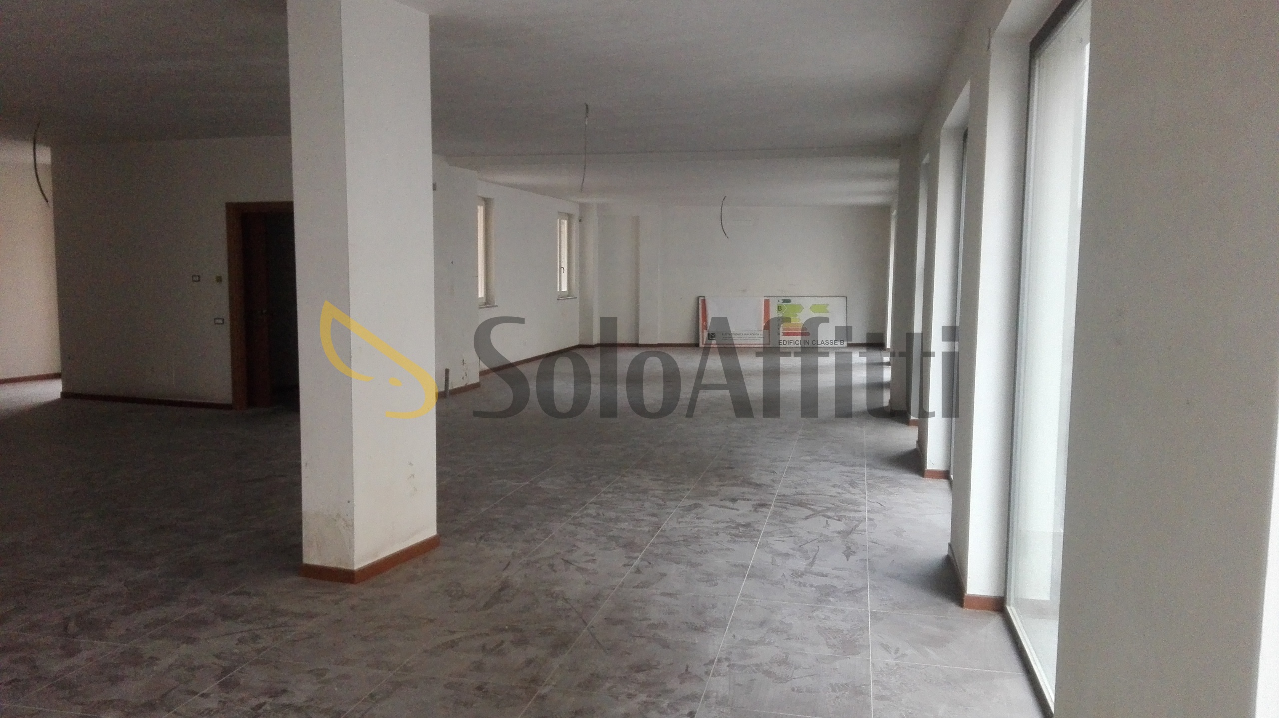 Immagine 3 di Locale commerciale in affitto  in Giuditta Pasta 16 a Saronno