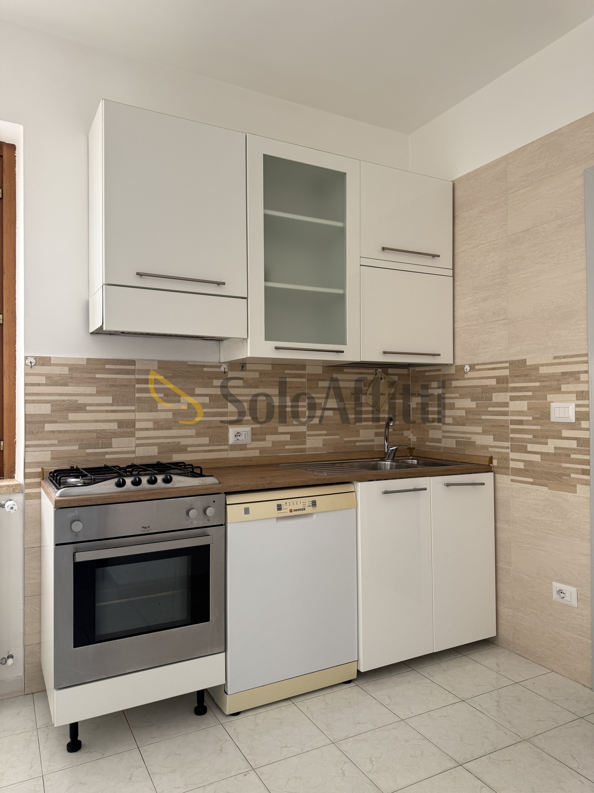 Immagine 15 di Trilocale in affitto  in Via Pretoria a Potenza