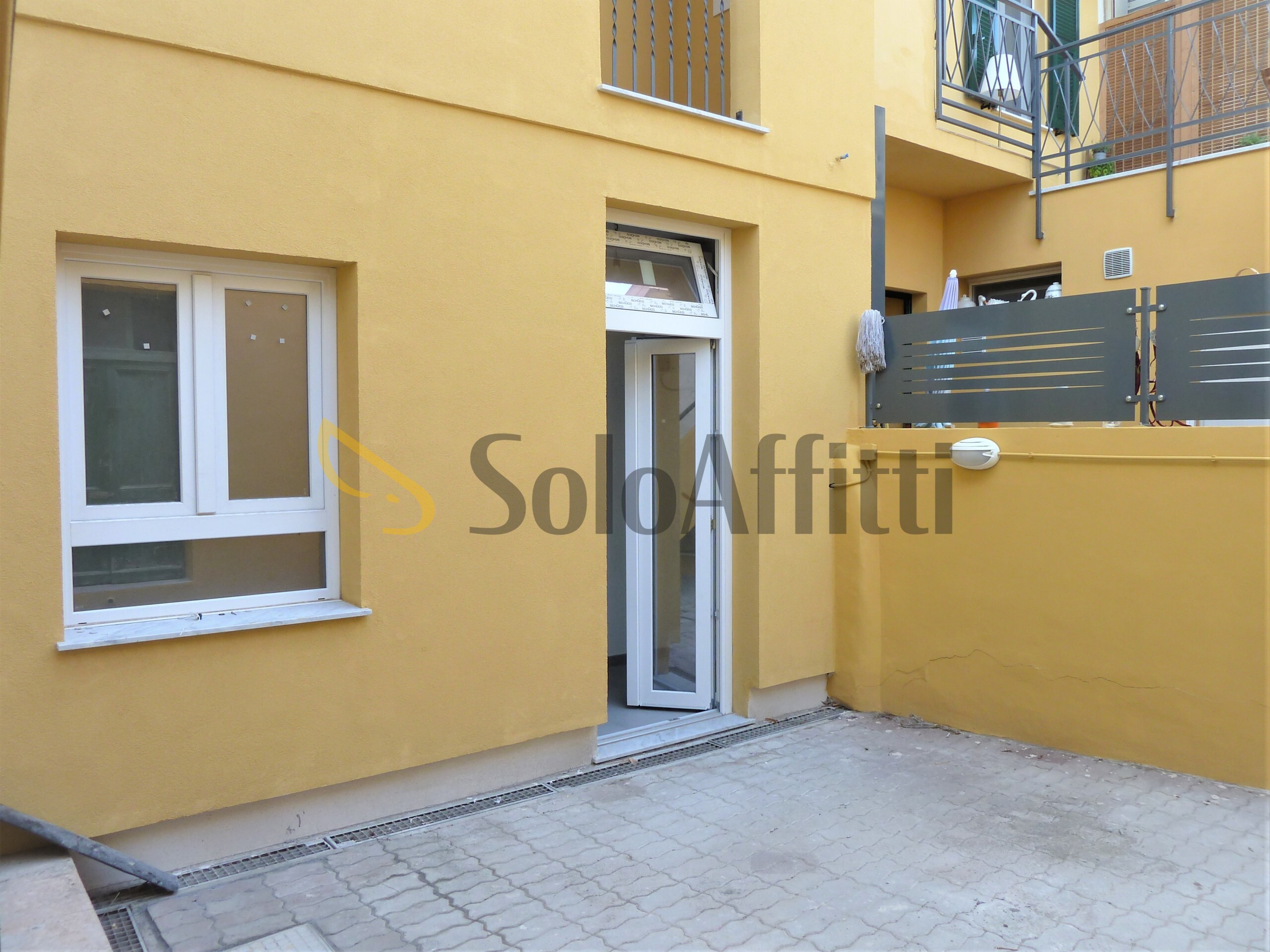 Immagine 12 di Bilocale in affitto  in Via Genova 6 a San Remo