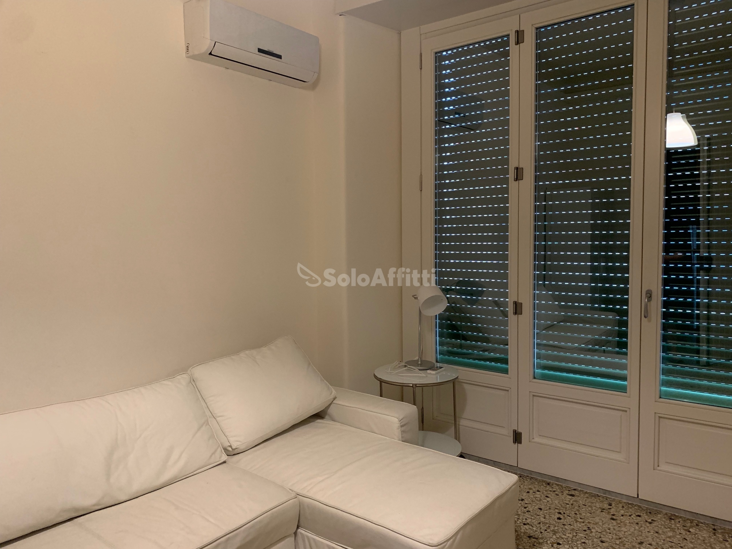 Immagine 17 di Bilocale in affitto  a Catania