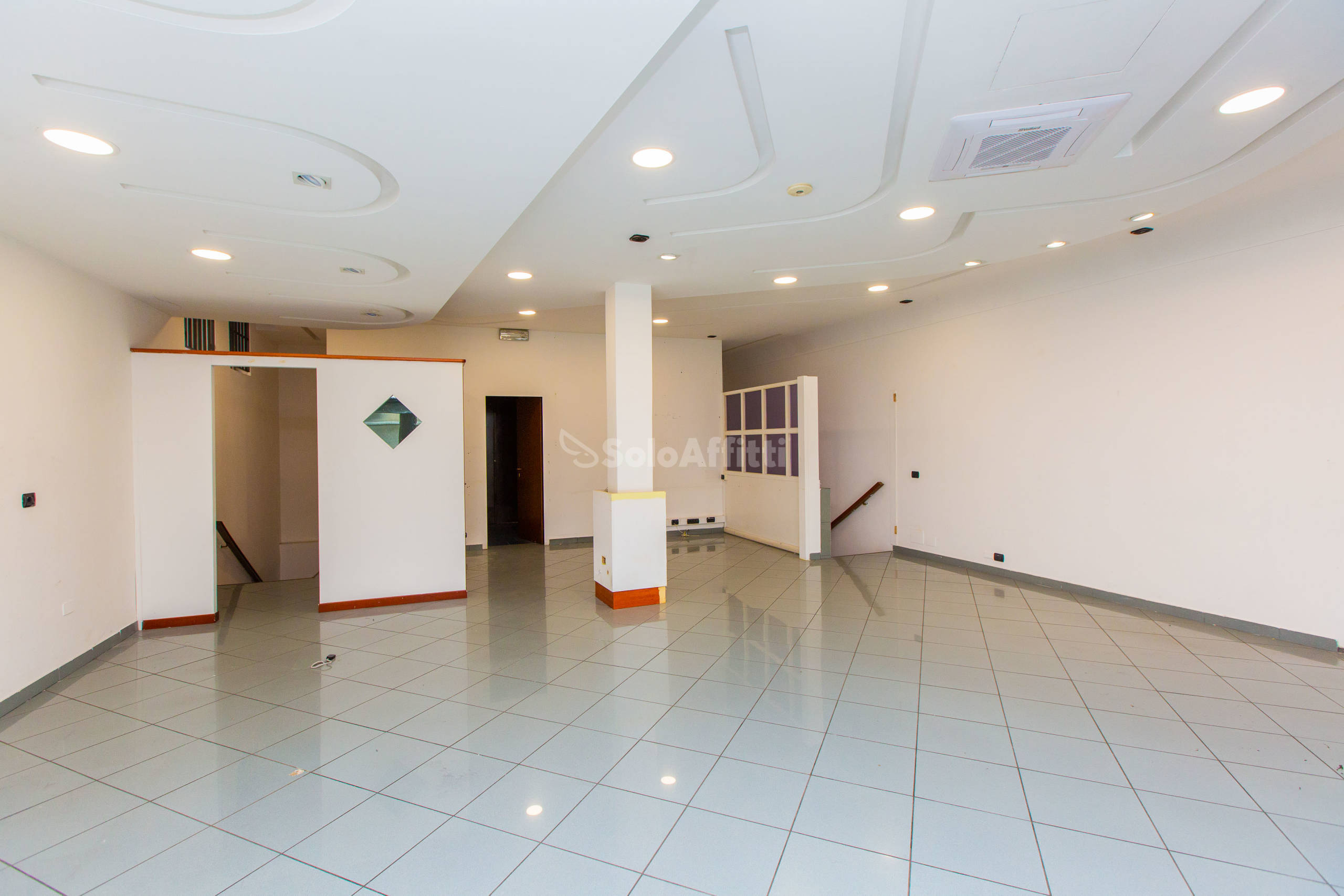 Immagine 42 di Locale commerciale in affitto  in Viale Lombardia 14 a Busto Arsizio