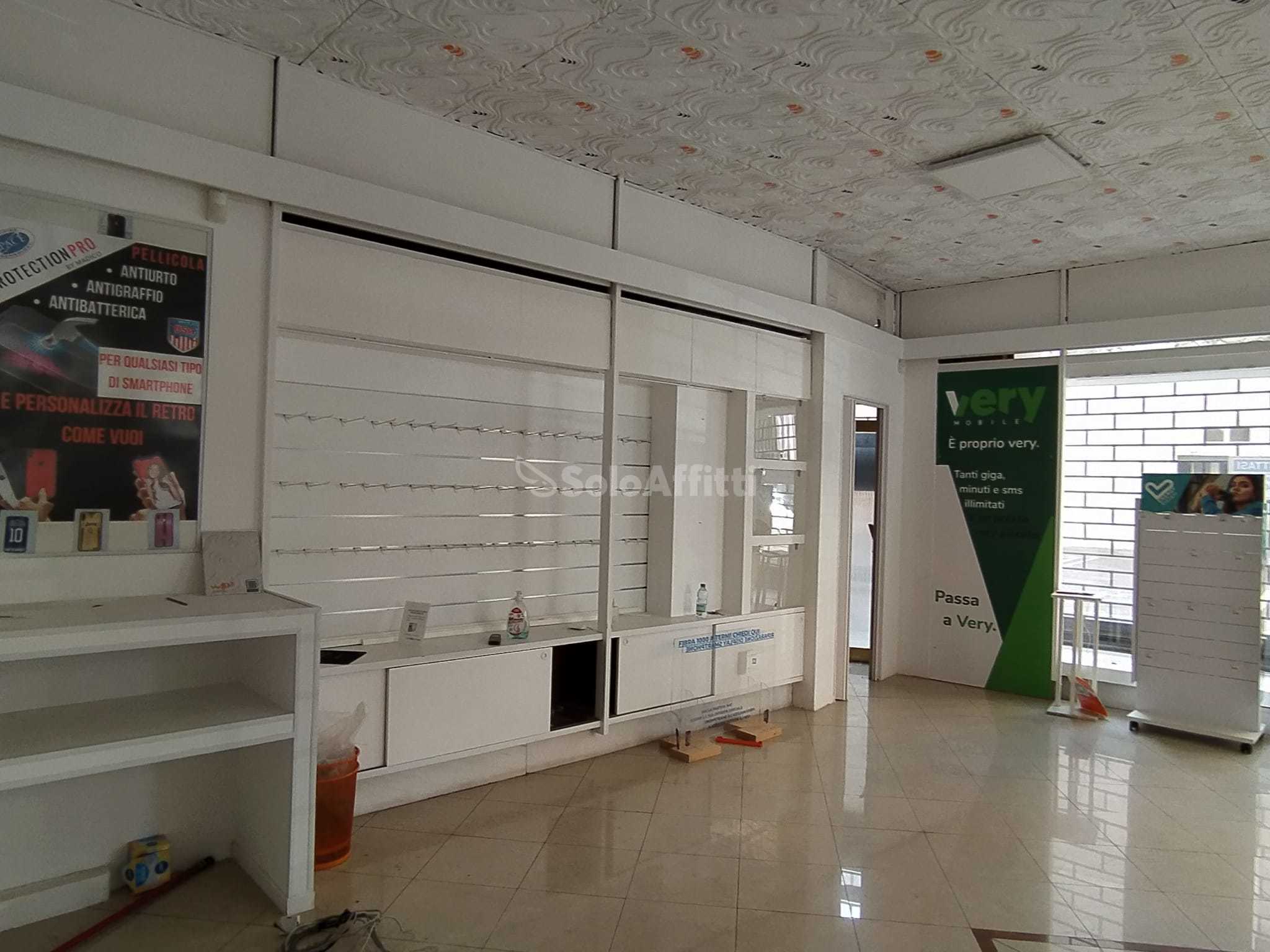 Immagine 4 di Locale commerciale in affitto  in Corso Vecchio a Terni