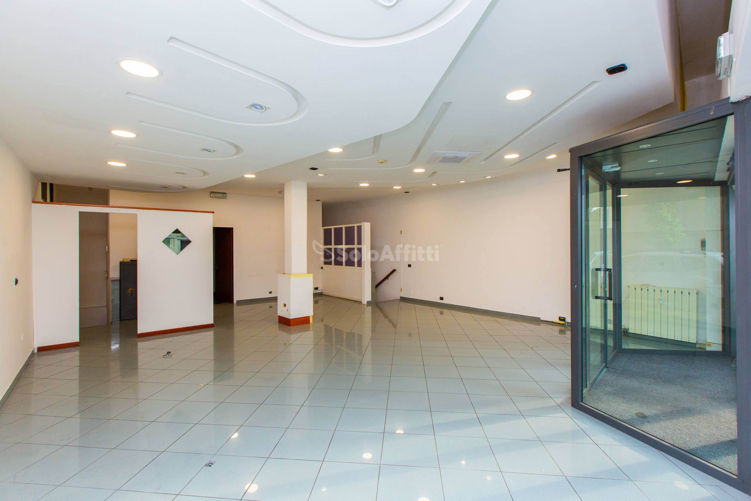 Immagine 41 di Locale commerciale in affitto  in Viale Lombardia 14 a Busto Arsizio