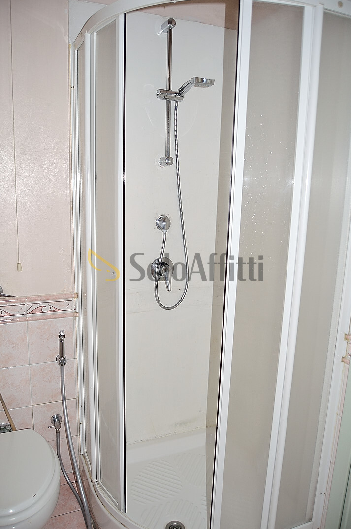 Immagine 27 di Bilocale in affitto  in CORSO TARANTO 208 a Torino