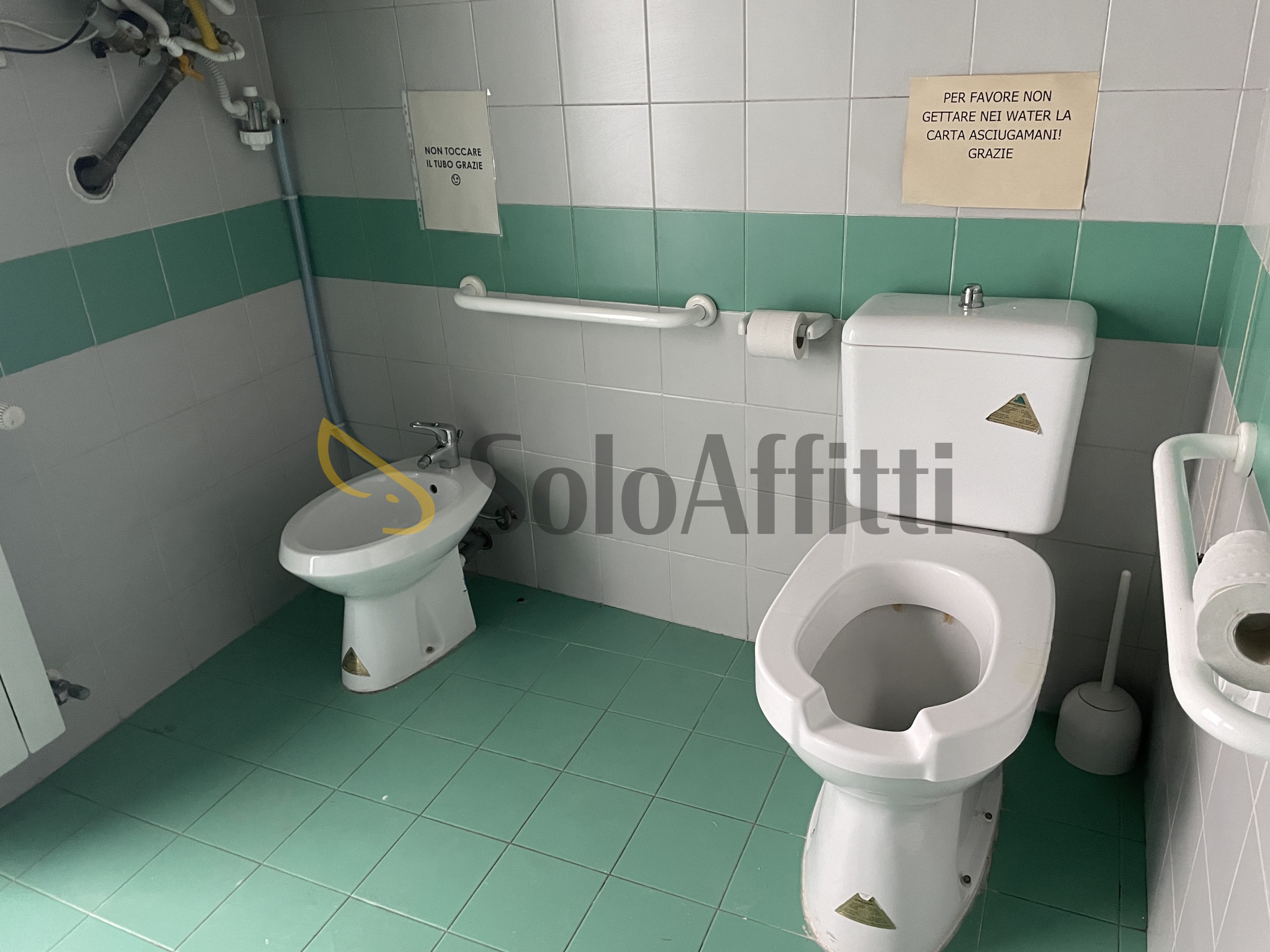 Immagine 45 di Locale commerciale in affitto  in Piazza Baracca 18 a Buscate