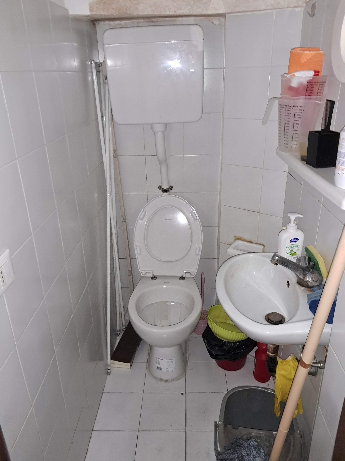 Immagine 15 di Locale commerciale in vendita  in Via Carlo Goldoni 5 a Parma