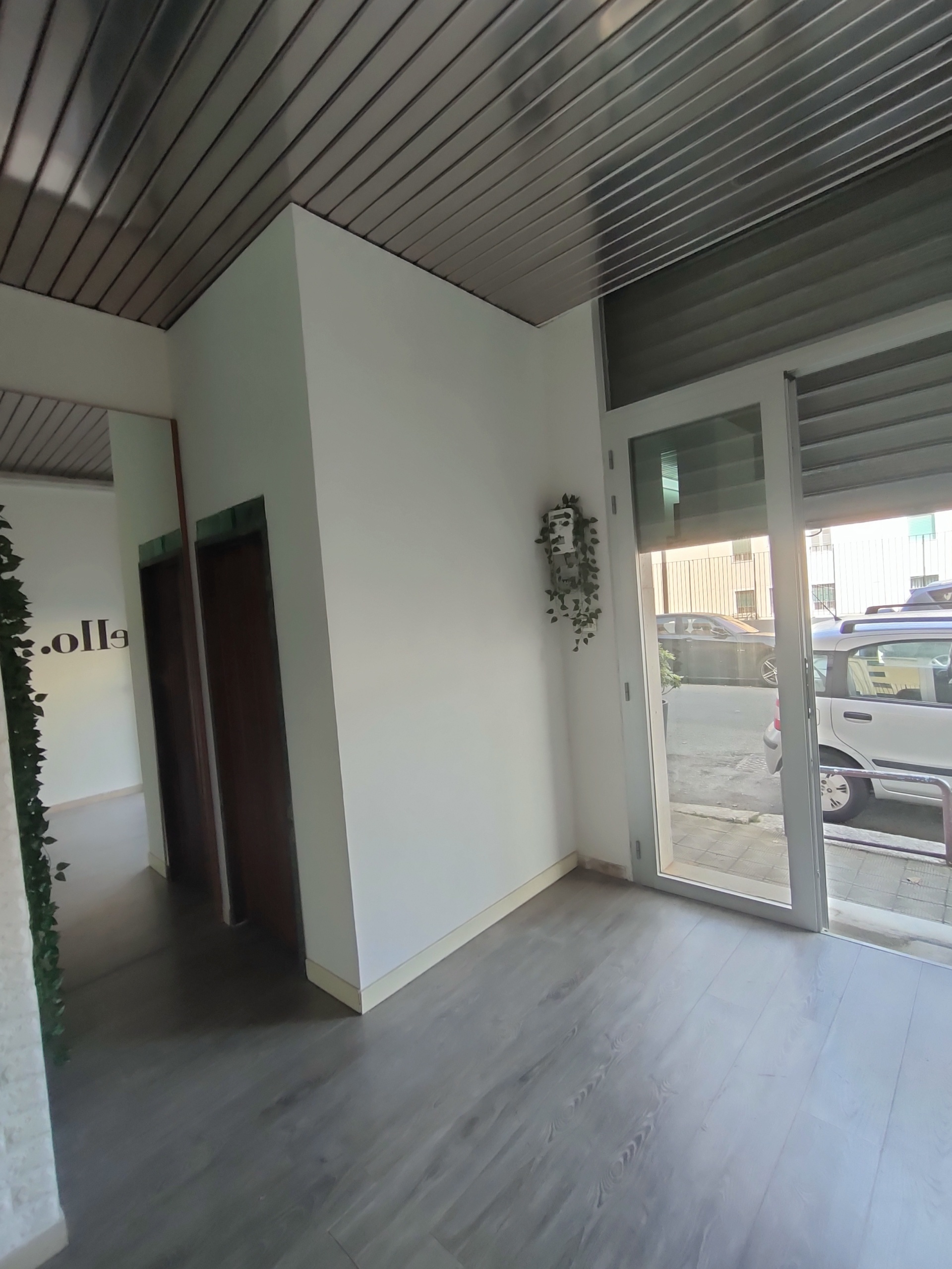 Immagine 4 di Locale commerciale in affitto  in Via Nino Bixio 41a a Reggio Di Calabria