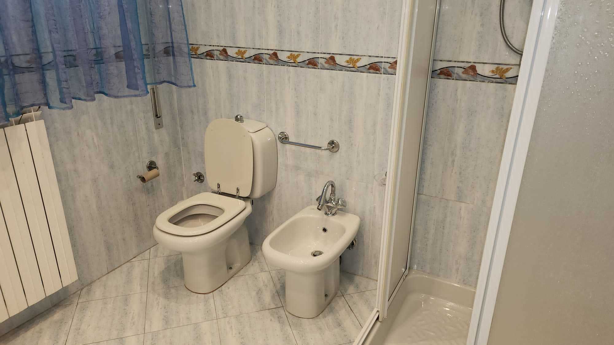 Immagine 14 di Appartamento in vendita  a Viareggio