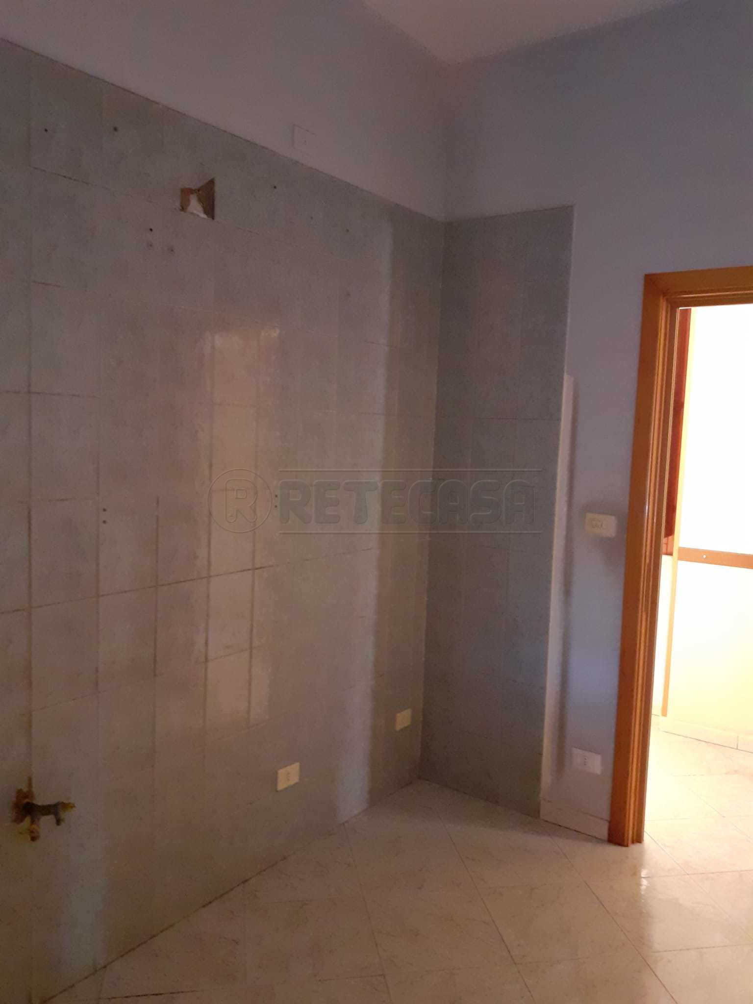 Immagine 9 di Trilocale in vendita  in via Ugo Pepe 4 a Salerno