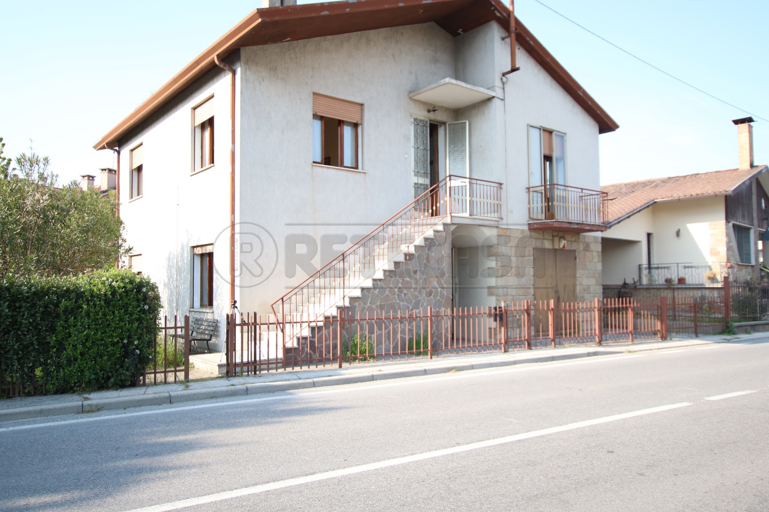 Immagine 2 di Casa bifamiliare in vendita  a Montegalda