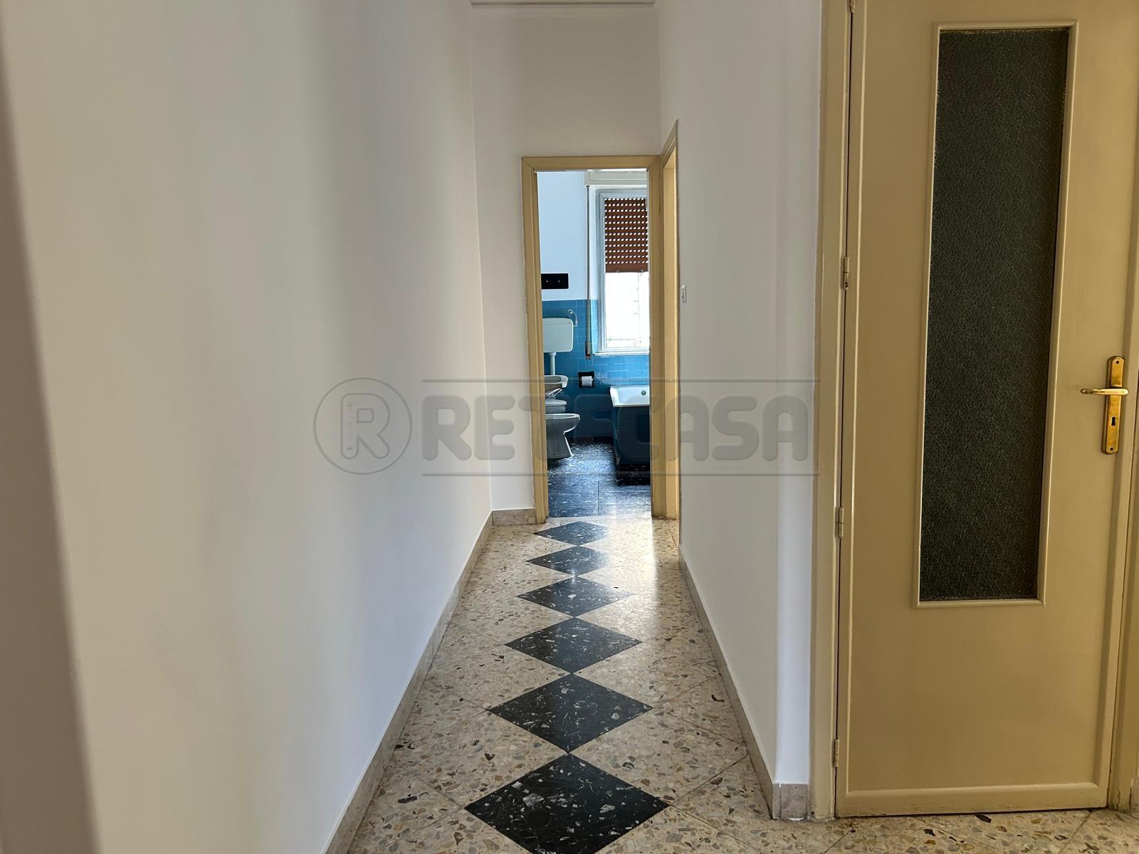 Immagine 9 di Trilocale in vendita  in via Niscemi 186 a Caltanissetta