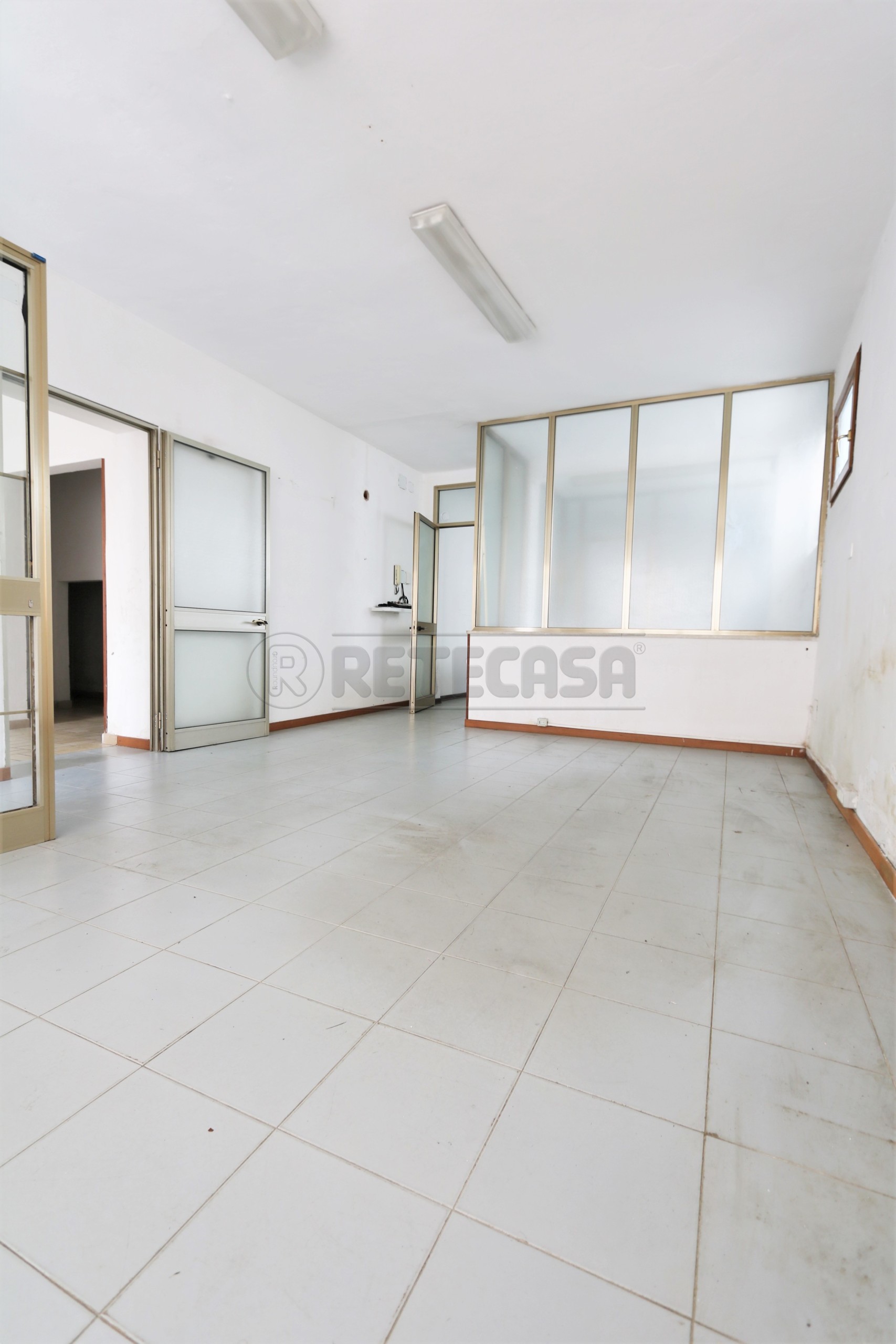 Immagine 6 di Laboratorio in affitto  a Vicenza