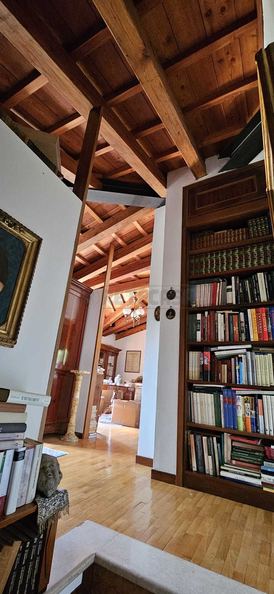 Immagine 26 di Villa in vendita  a Mirano