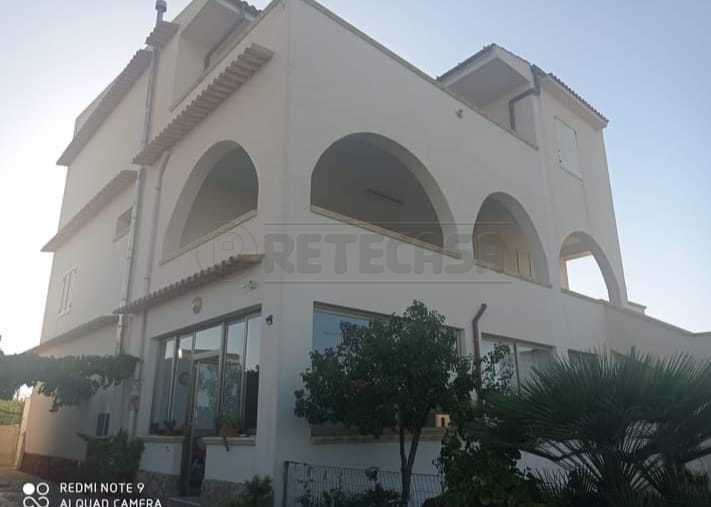 Immagine 1 di Villa in vendita  a Castelvetrano