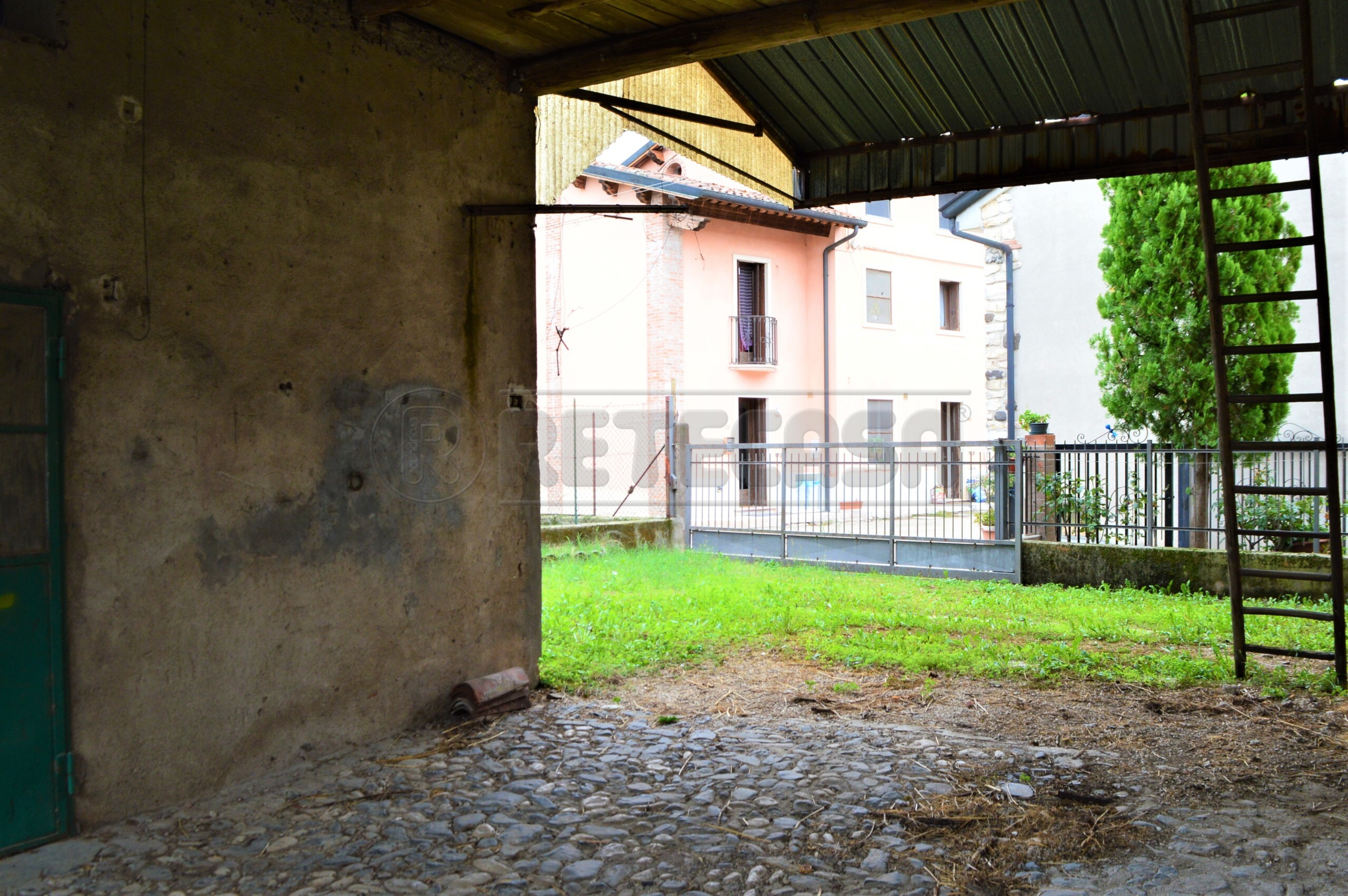 Immagine 4 di Rustico / casale in vendita  in Via Villa 2 a Montorso Vicentino