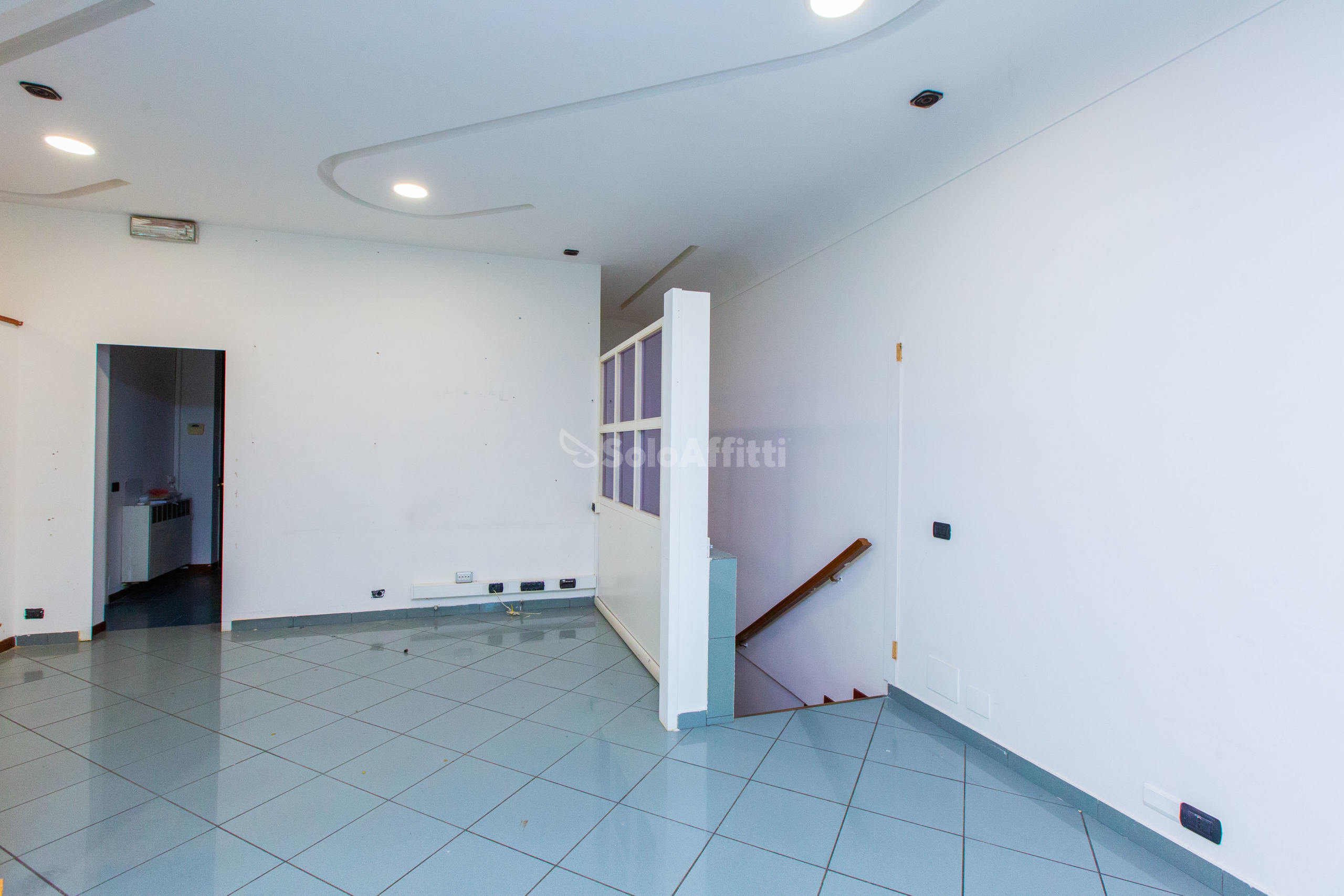 Immagine 24 di Locale commerciale in affitto  in Viale Lombardia 14 a Busto Arsizio