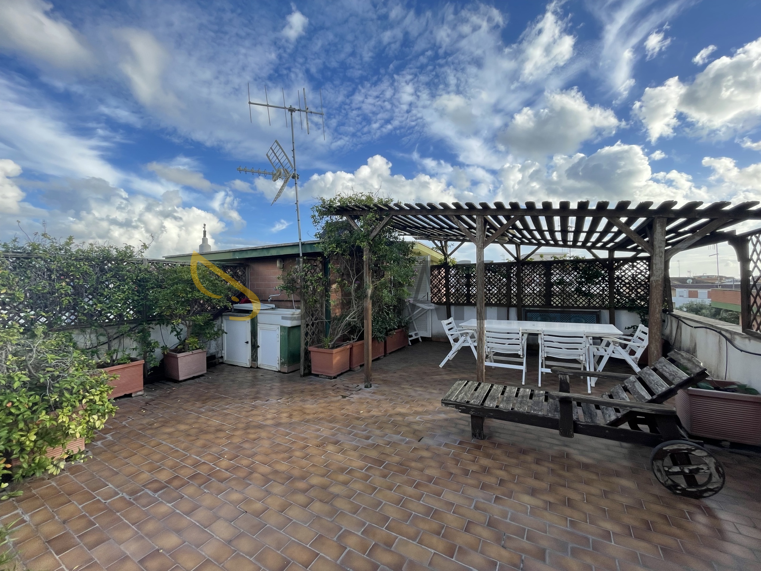 Immagine 34 di Villa in affitto  in Via di Valle Schioia a Anzio