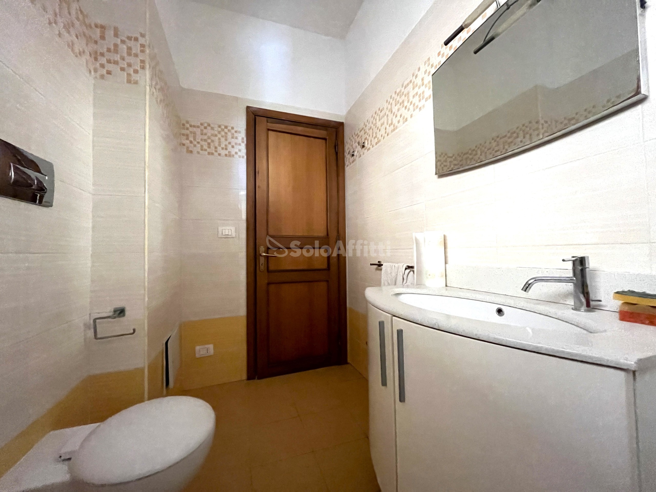 Immagine 13 di Trilocale in affitto  a Catanzaro