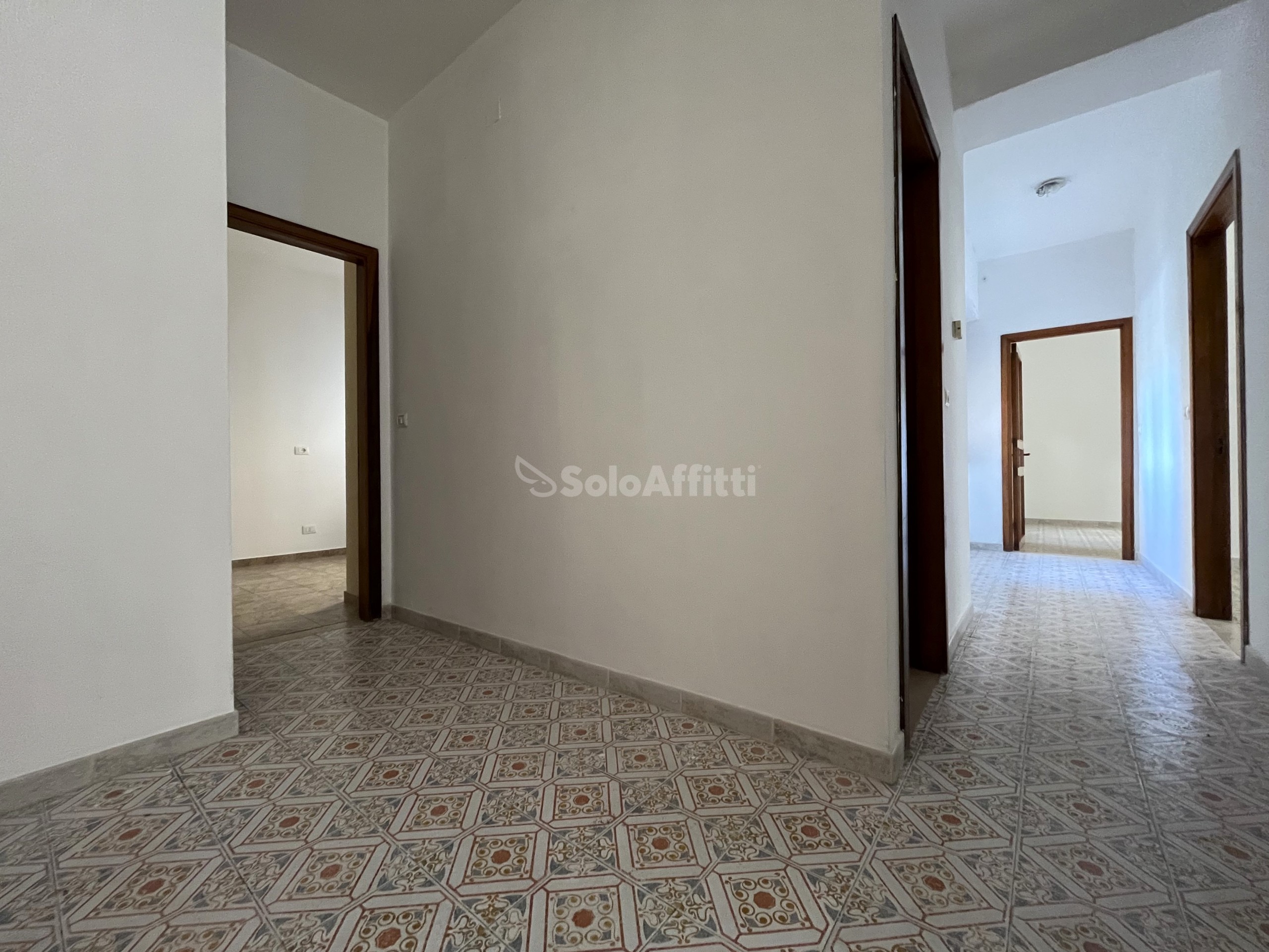 Immagine 11 di Trilocale in affitto  a Catanzaro