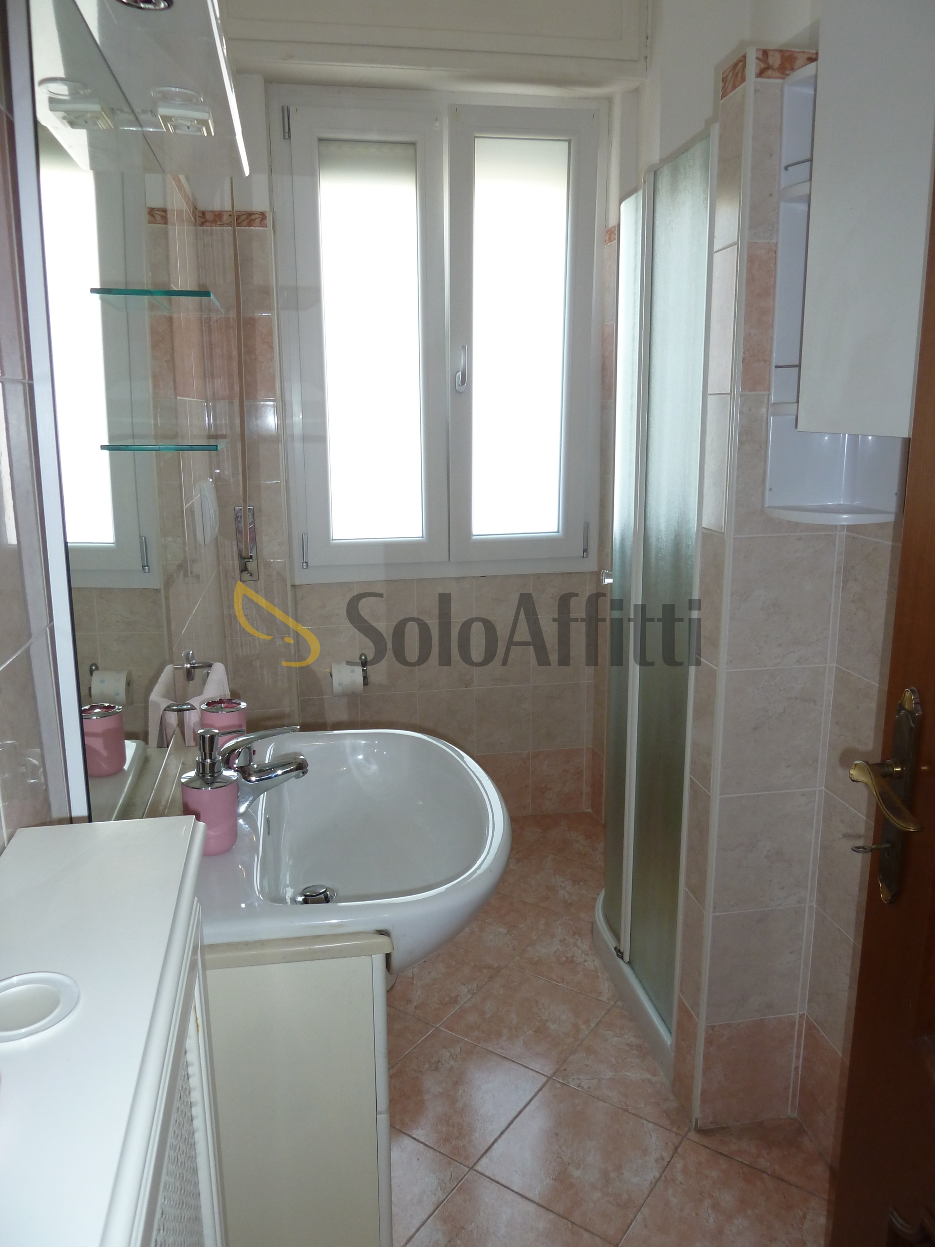 Immagine 17 di Bilocale in affitto  in Via delle Ginestre 20 a San Remo