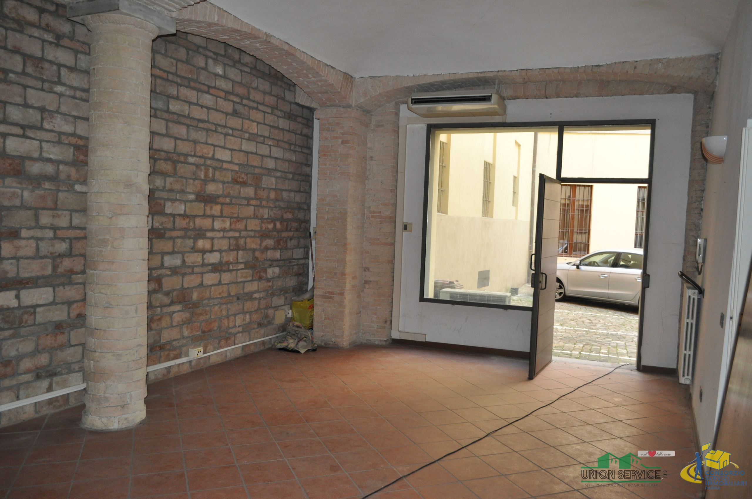 Immagine 1 di Ufficio in vendita  in Vicolo San Tiburzio a Parma