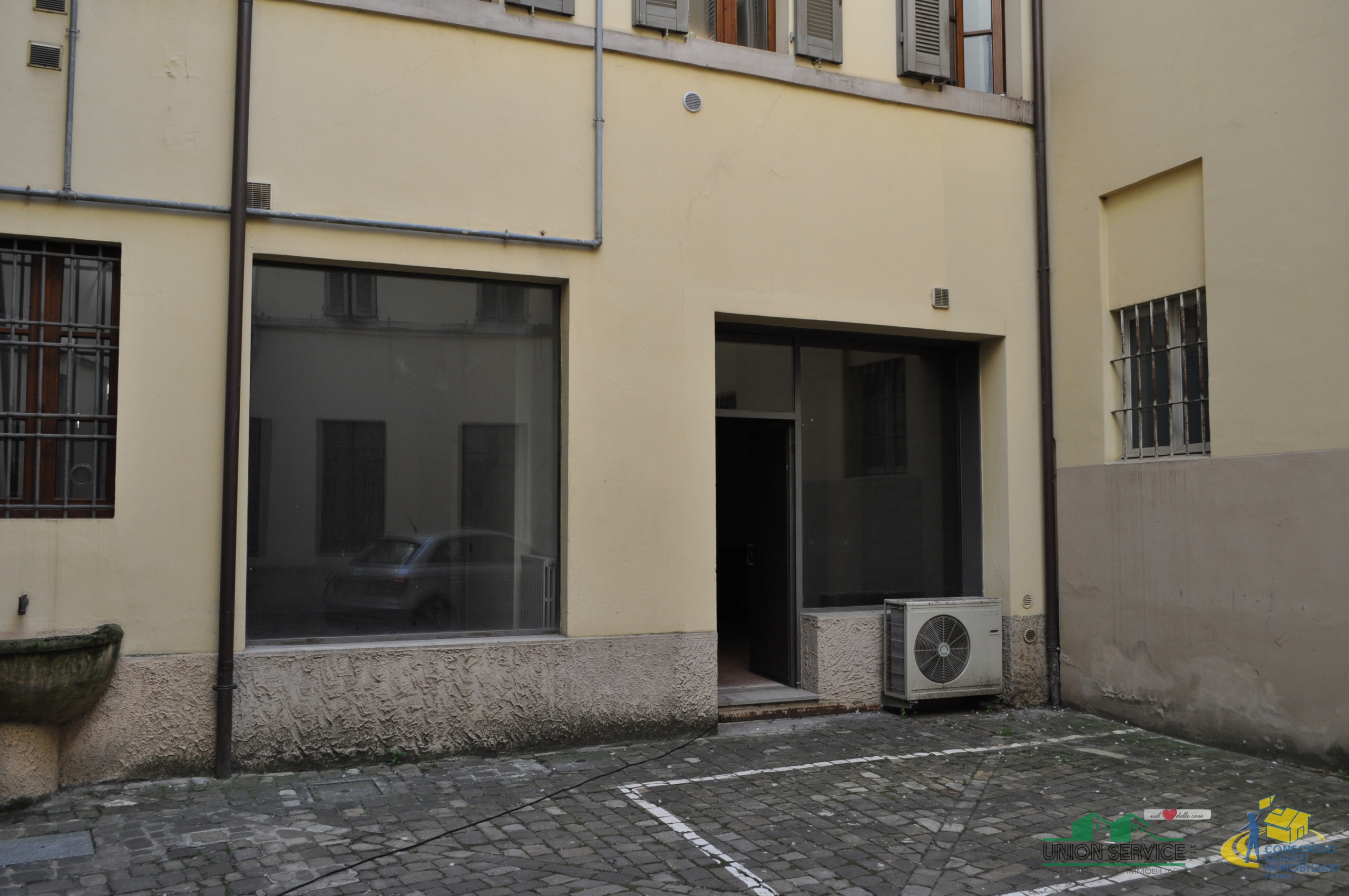 Immagine 20 di Ufficio in vendita  in Vicolo San Tiburzio a Parma