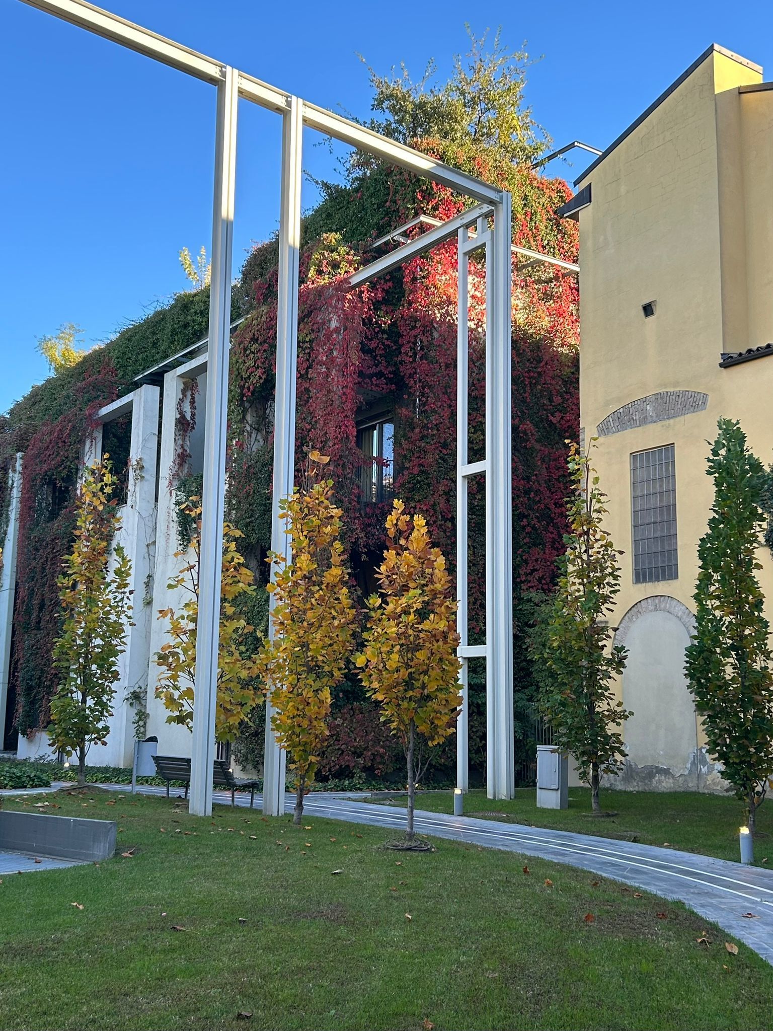 Immagine 27 di Trilocale in vendita  in Borgo delle Grazie 3 a Parma