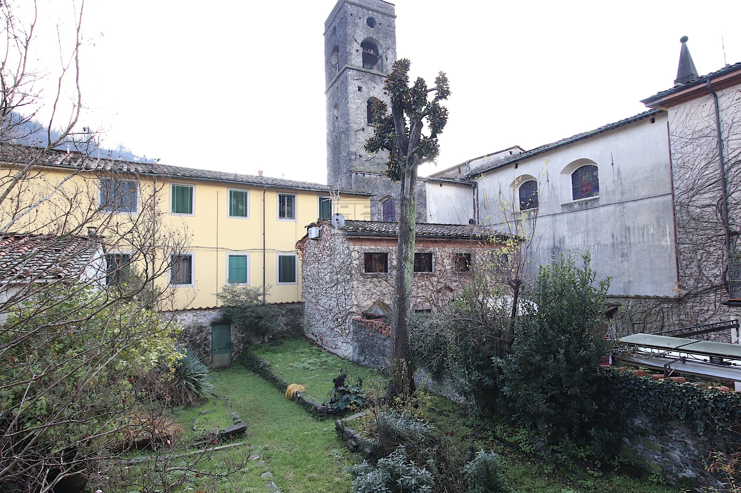 Immagine 17 di Villa in vendita  in Via Ludovica a Borgo A Mozzano