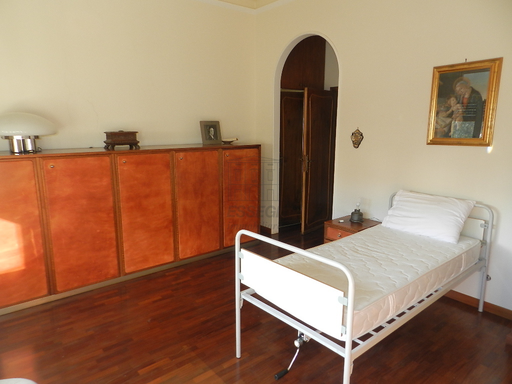 Immagine 8 di Villa in vendita  a Lucca