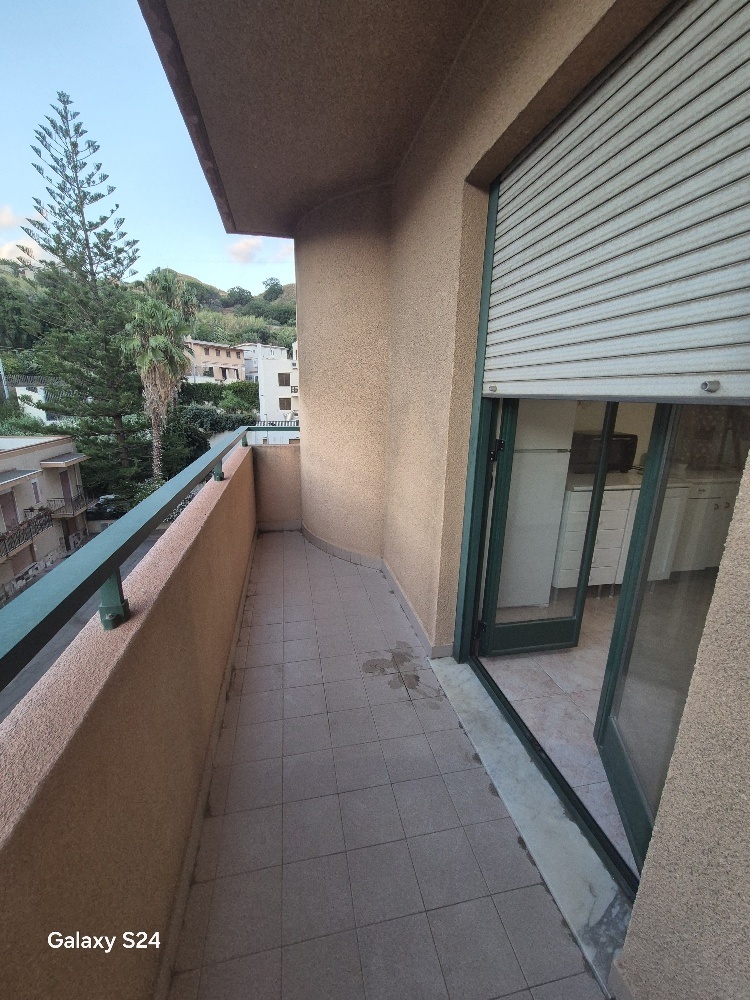 Immagine 16 di Quadrilocale in affitto  in Via Manfroce Trav. Iii De Nava 7 a Reggio Di Calabria