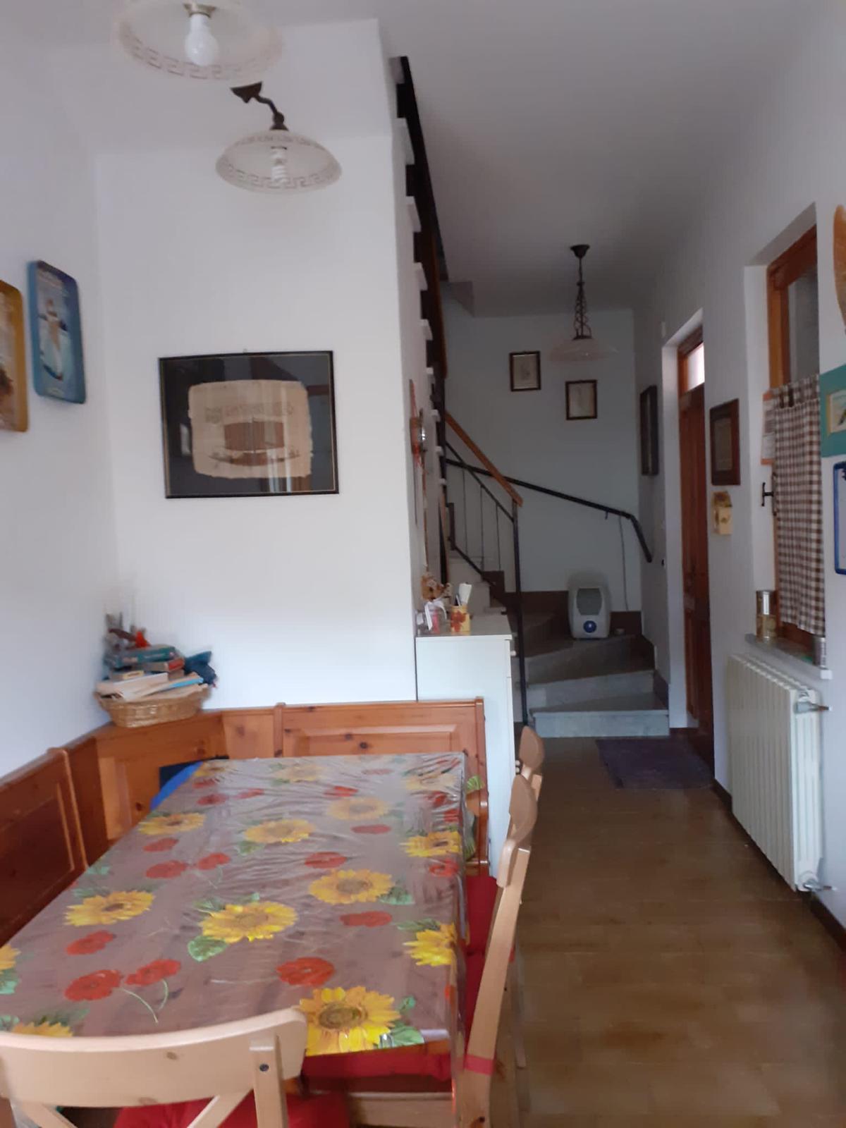 Immagine 7 di Porzione di casa in affitto  a Ameglia