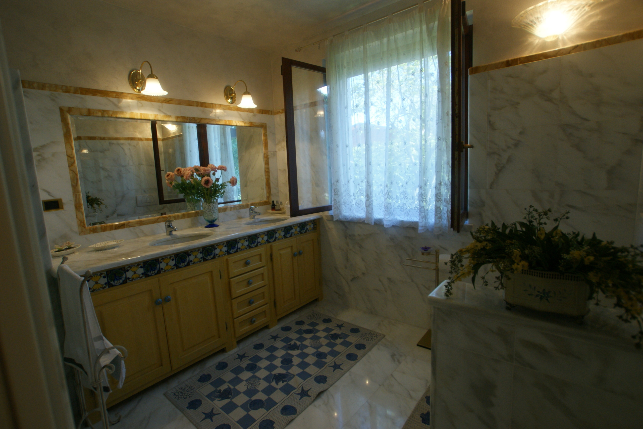 Immagine 12 di Casa semindipendente in vendita  a Castelnuovo Magra