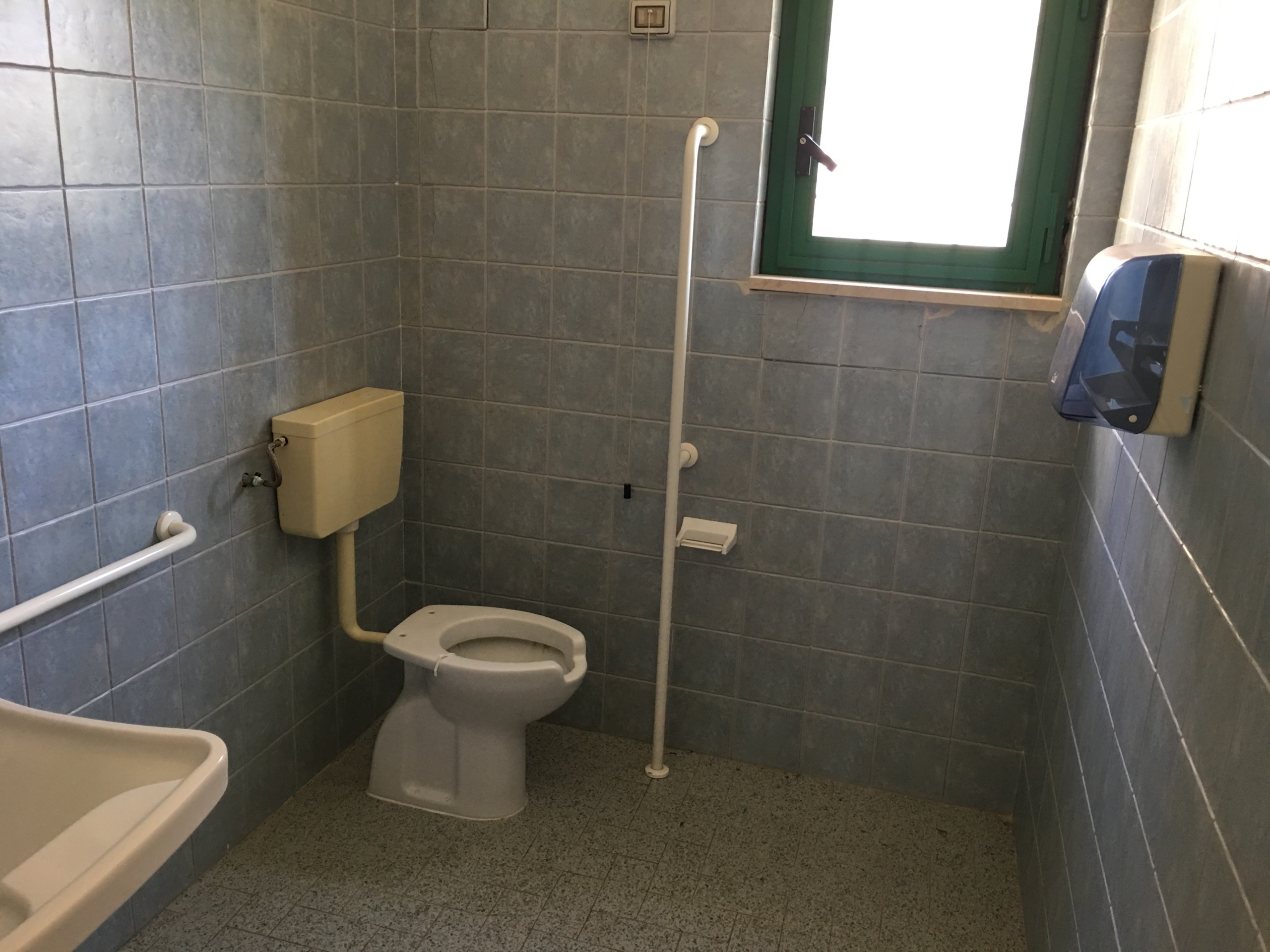 Immagine 6 di Locale commerciale in vendita  a Siracusa