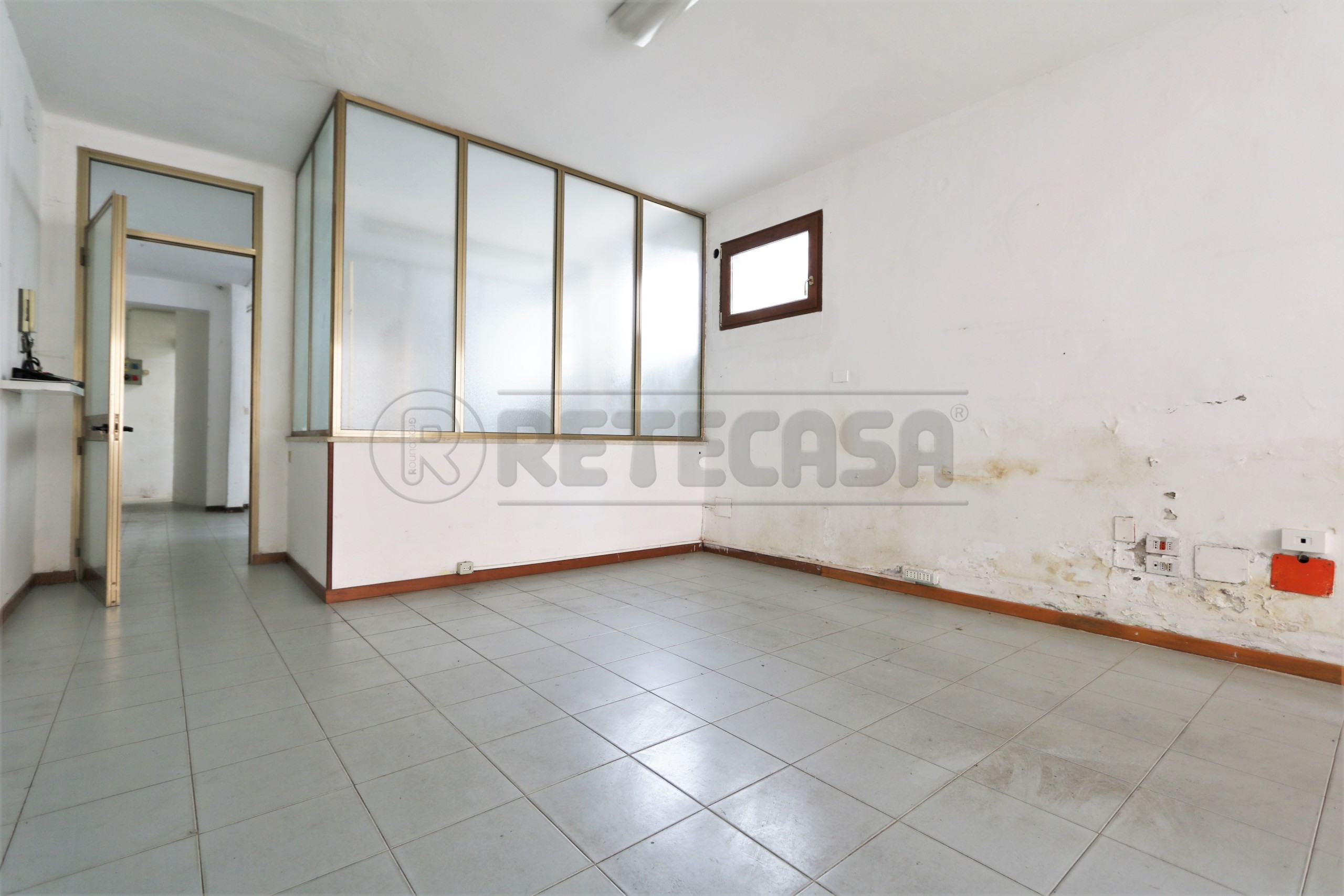 Immagine 1 di Laboratorio in affitto  a Vicenza