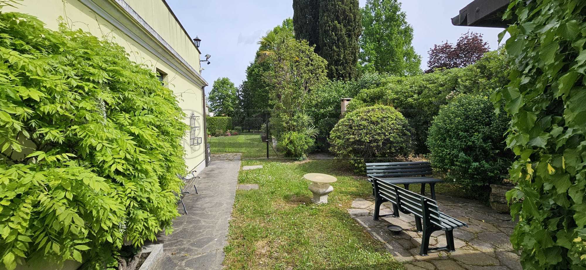 Immagine 68 di Villa in vendita  a Mirano