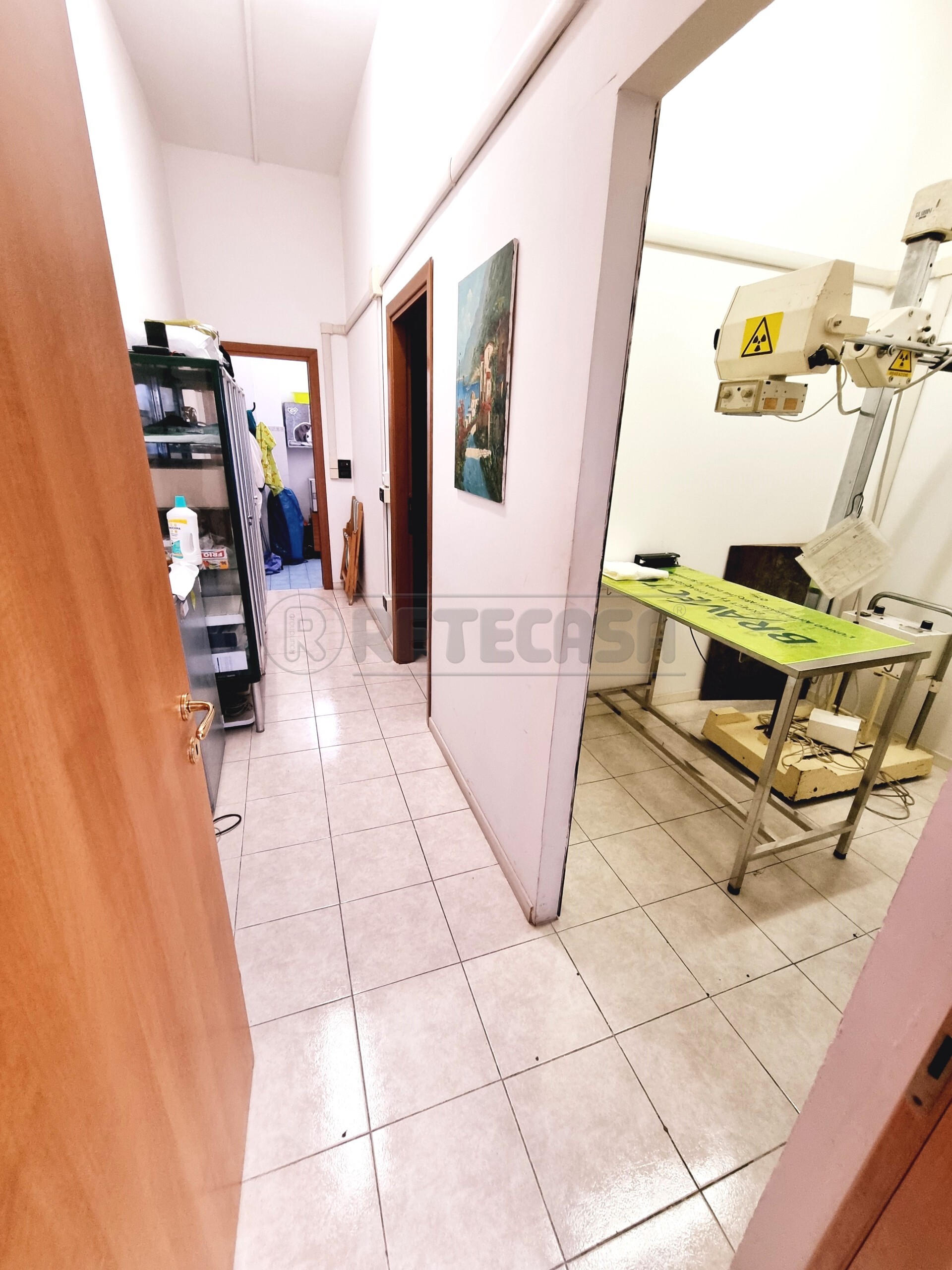 Immagine 5 di Locale commerciale in vendita  a Pescara