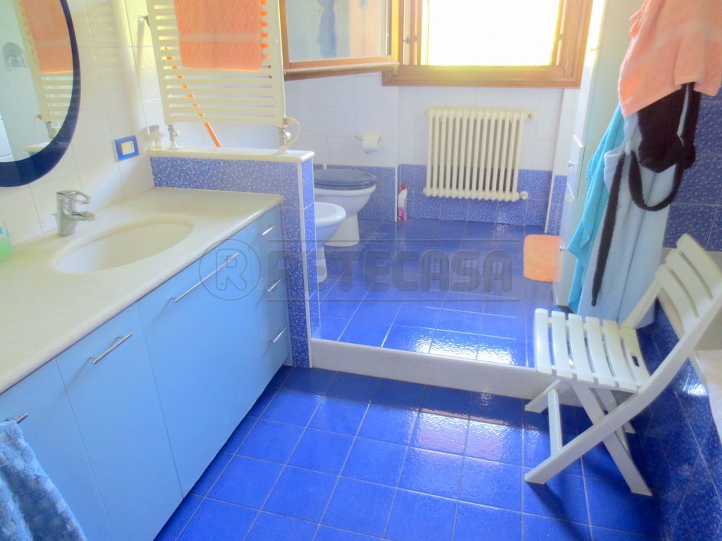 Immagine 16 di Casa bifamiliare in vendita  a Montecchio Maggiore