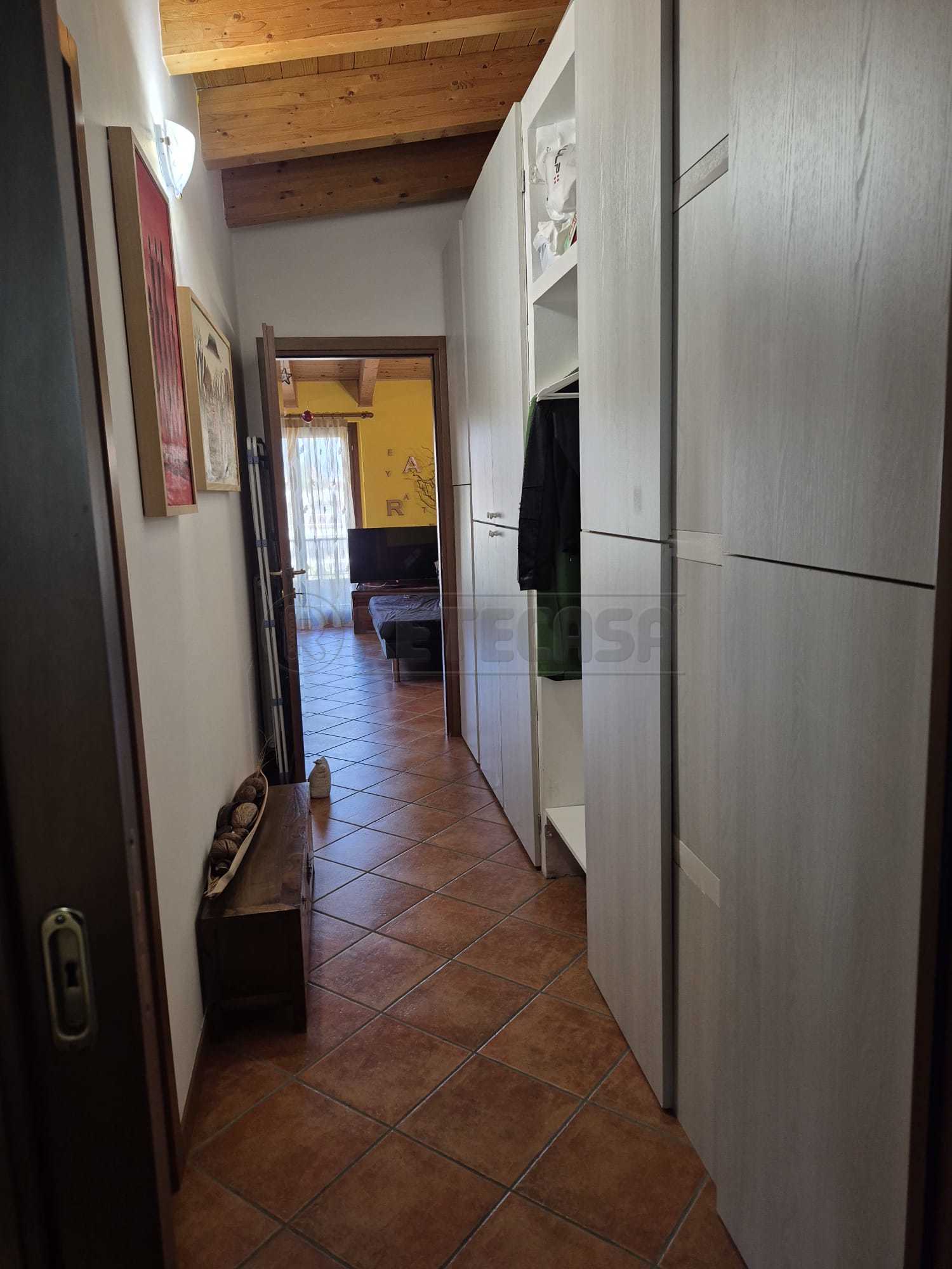 Immagine 8 di Bilocale in affitto  a Azzano San Paolo