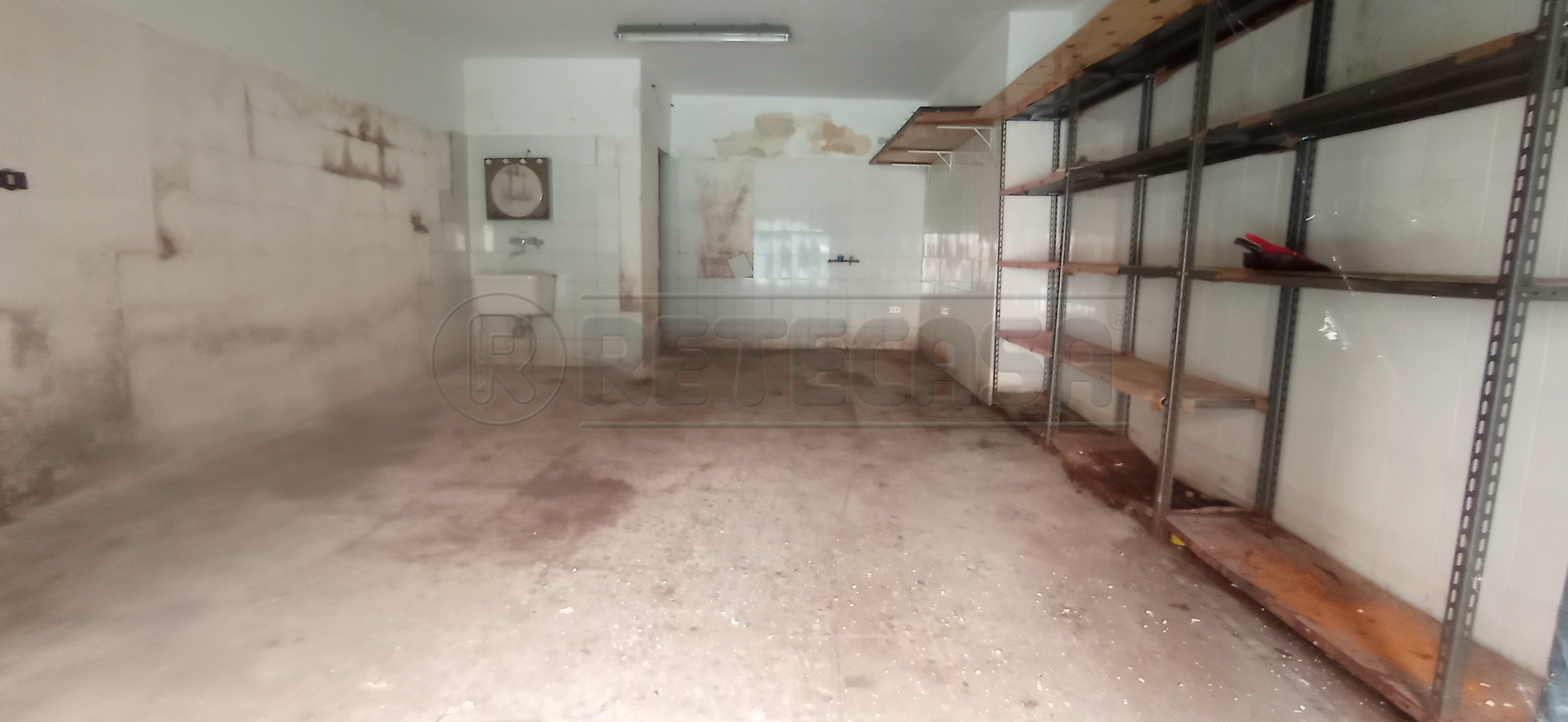 Immagine 1 di Garage in vendita  in Via Castromediano a Gallipoli