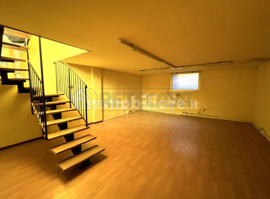 Immagine 16 di Locale commerciale in affitto  in Via A. Bembo 48 a Nanto