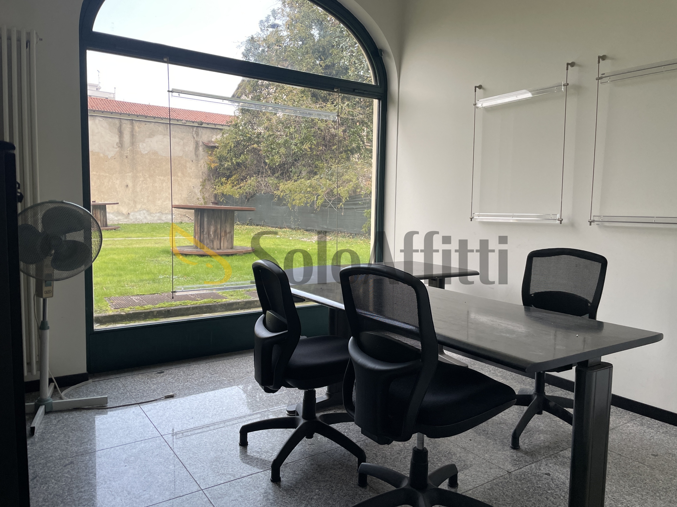 Immagine 40 di Locale commerciale in affitto  in Piazza Baracca 18 a Buscate