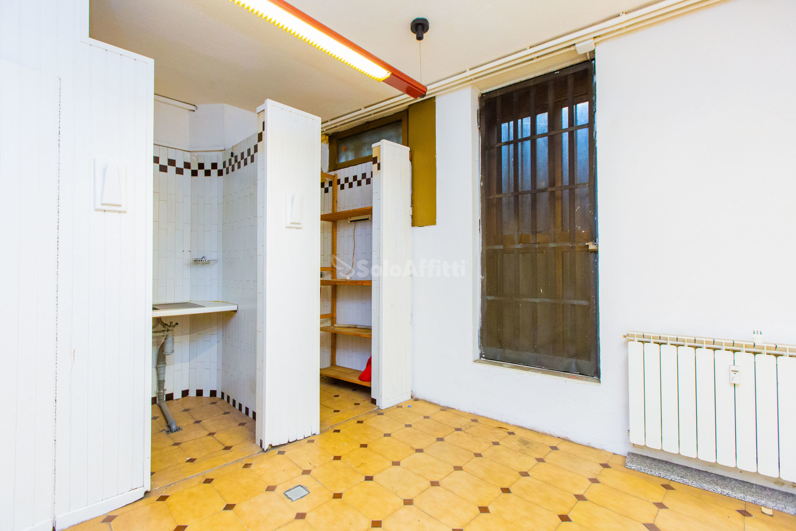 Immagine 53 di Locale commerciale in affitto  in Viale Lombardia 14 a Busto Arsizio