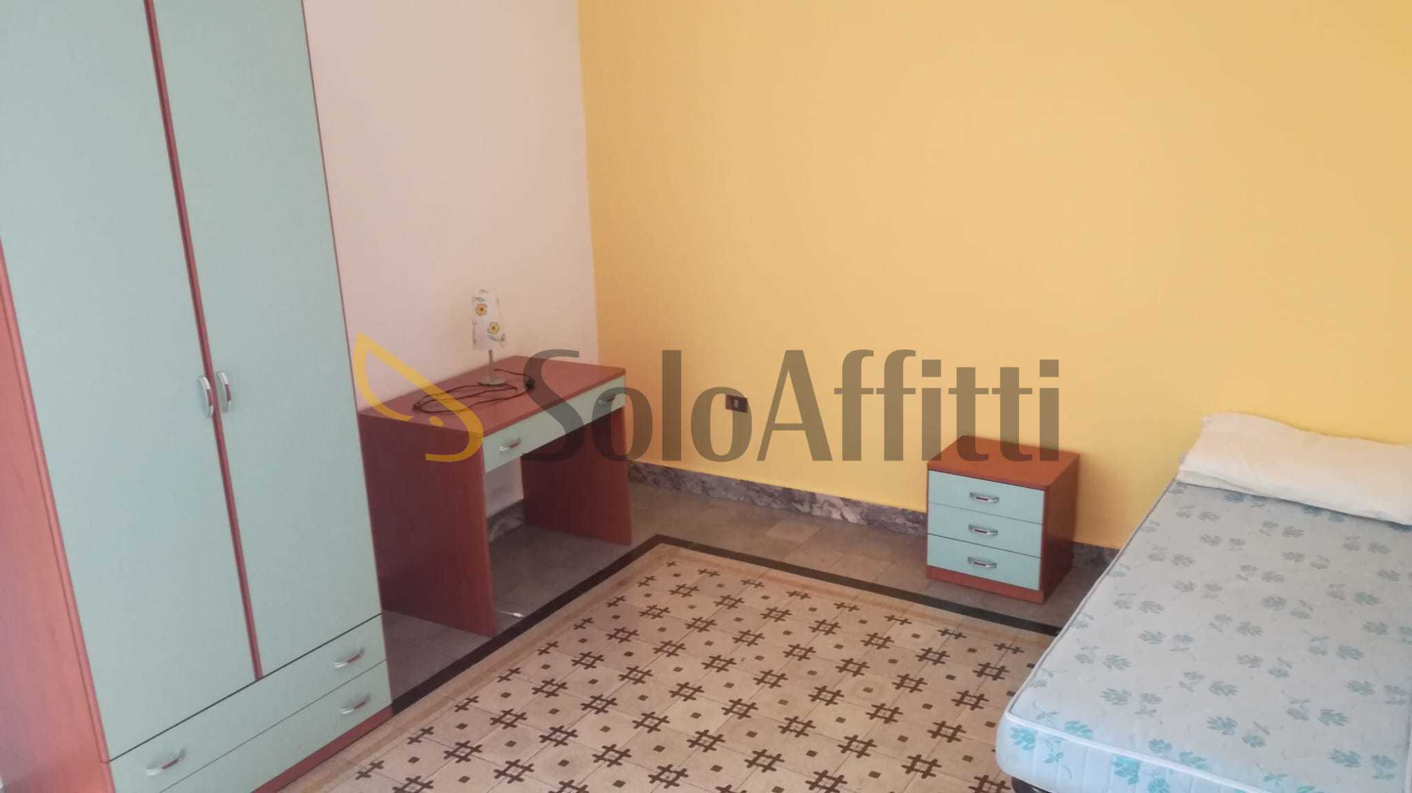 Immagine 6 di Stanza singola in affitto  a Catania