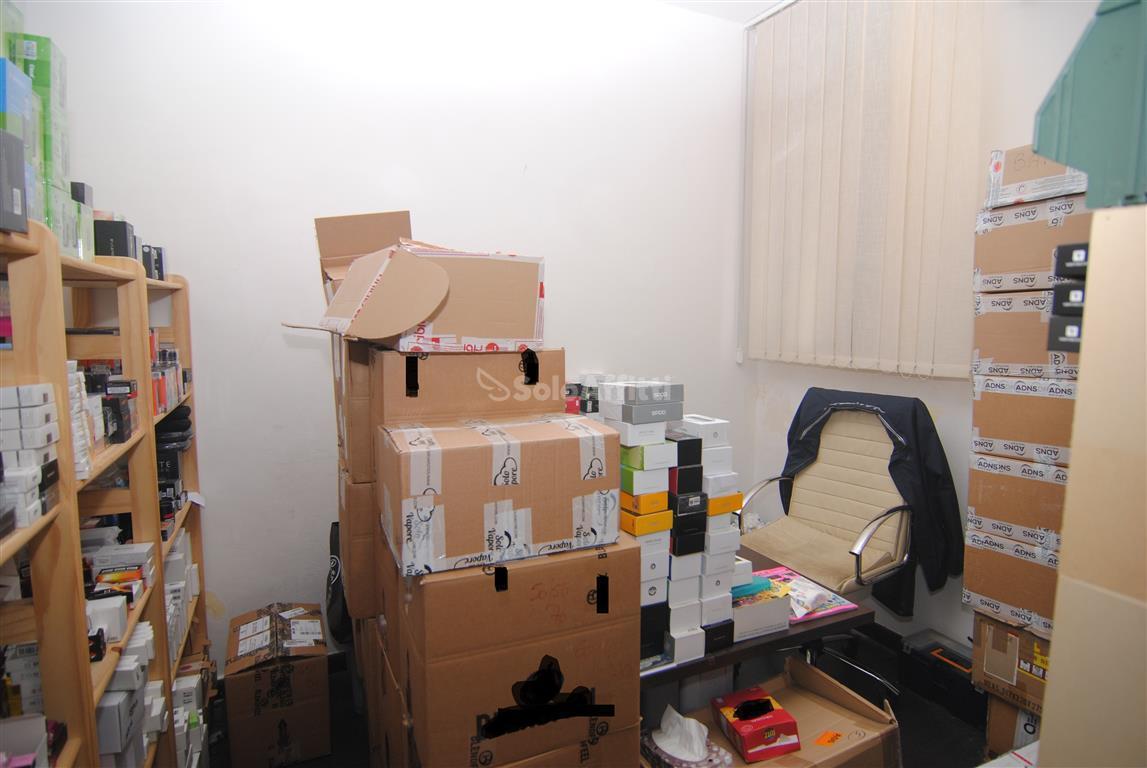 Immagine 11 di Locale commerciale in affitto  in Corso Amedeo 100 a Livorno