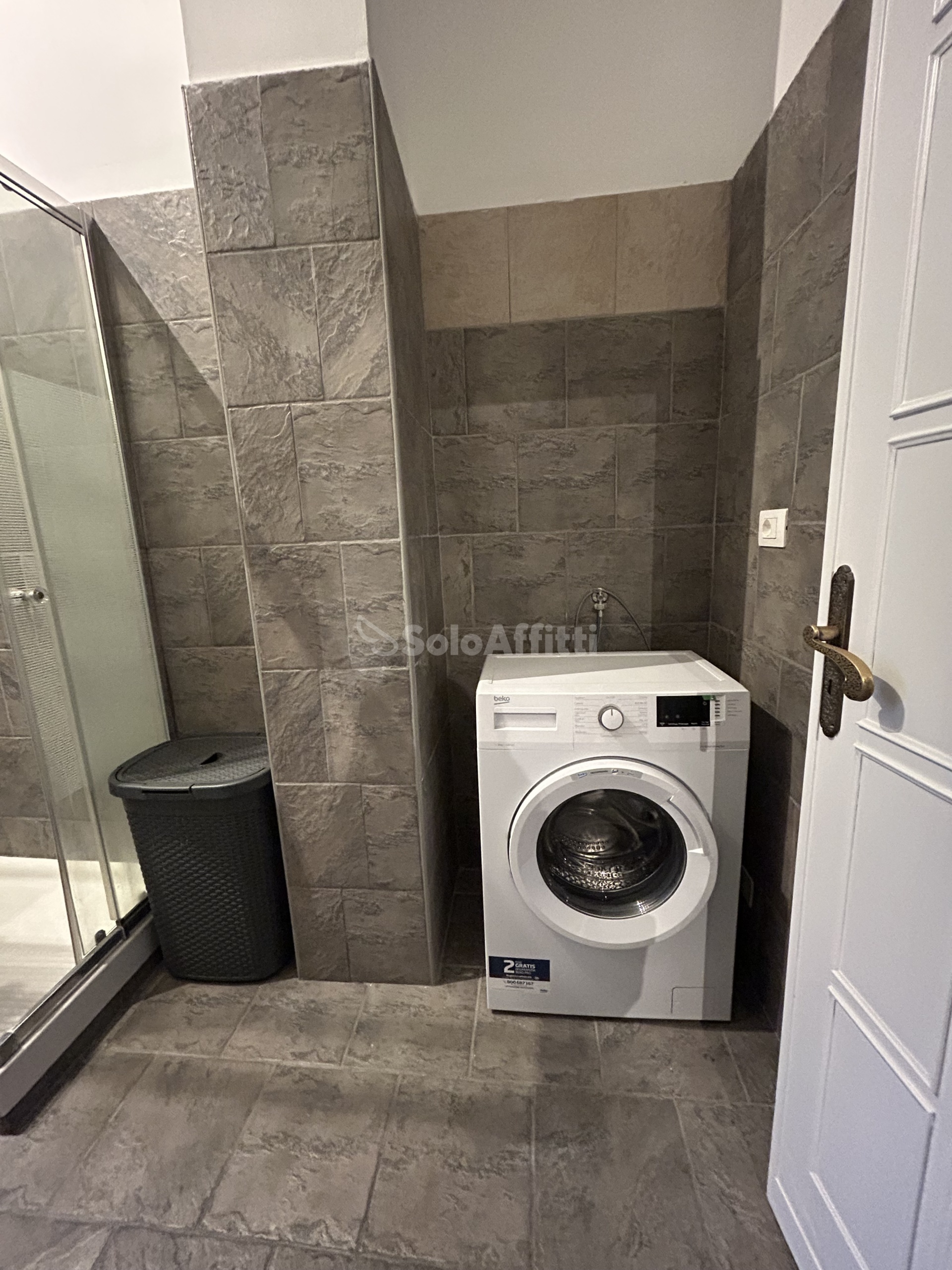 Immagine 15 di Trilocale in affitto  in Via Crescentino 32 a Torino