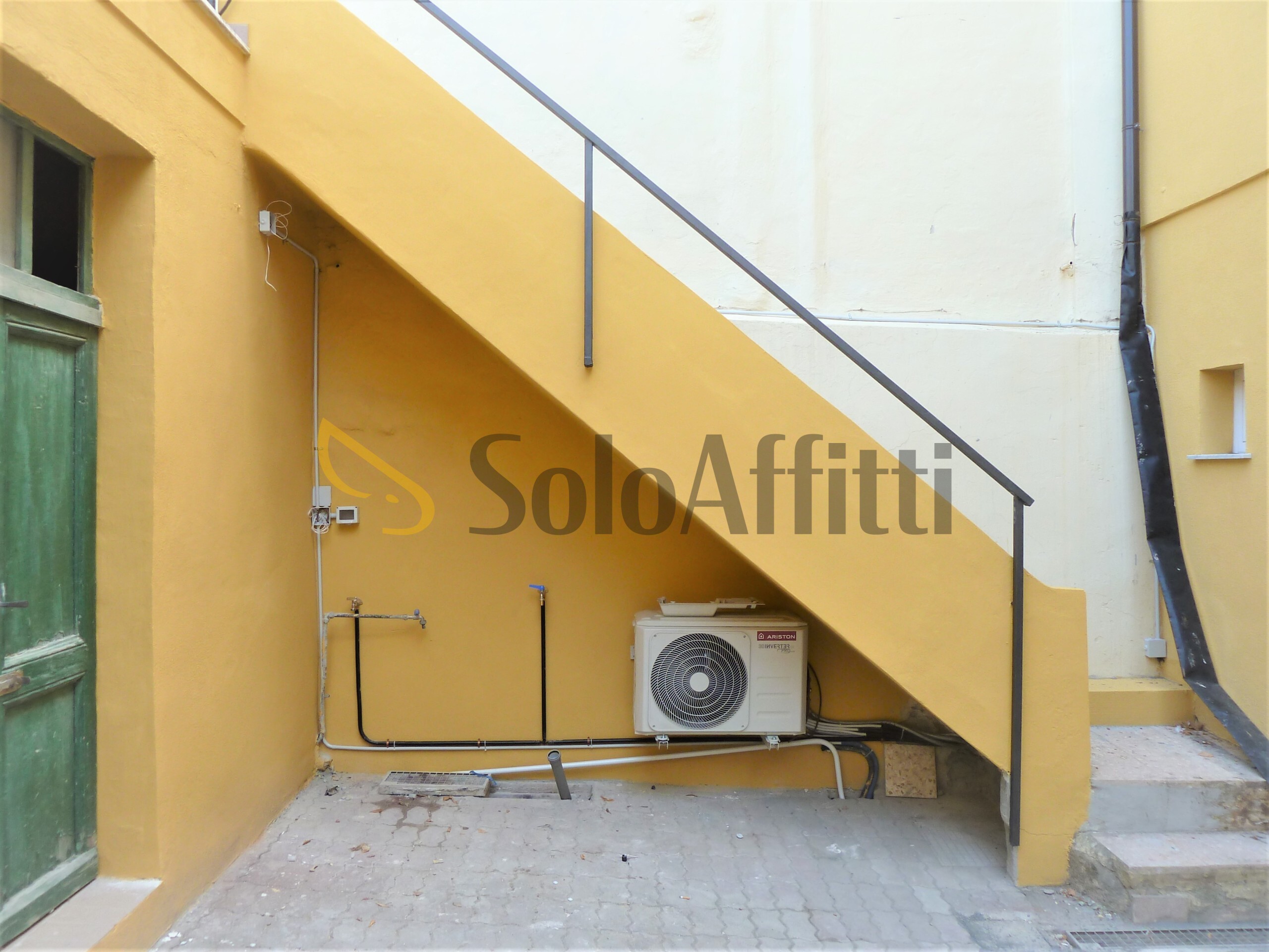 Immagine 15 di Bilocale in affitto  in Via Genova 6 a San Remo