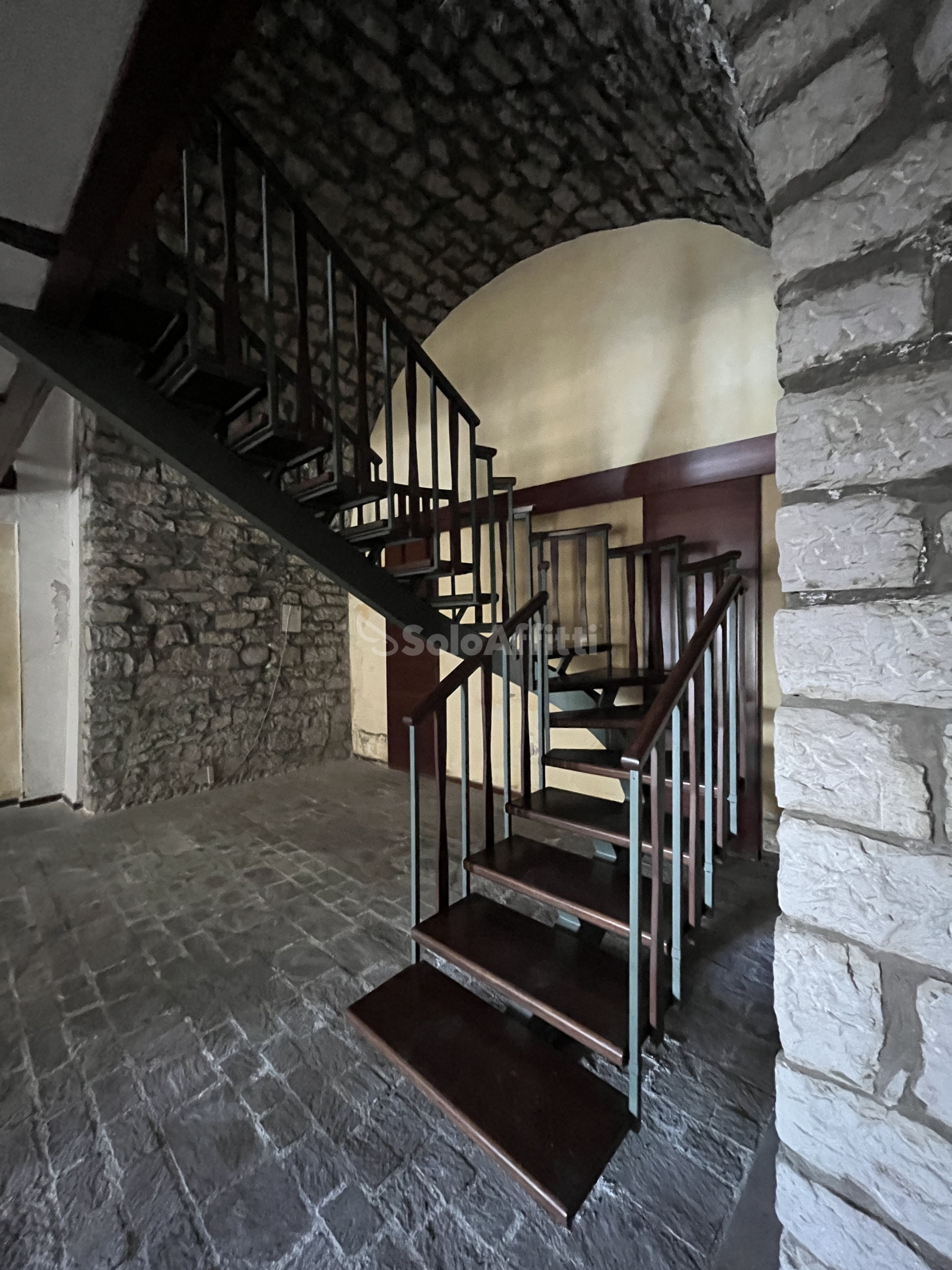 Immagine 6 di Locale commerciale in affitto  in Via Nicola Vaccaro a Potenza