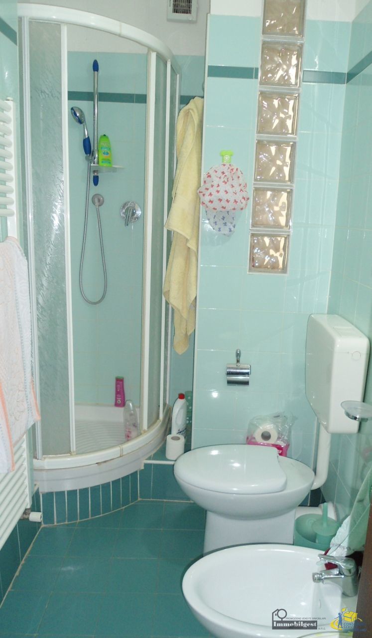 Immagine 9 di Trilocale in vendita  in Strada Garibaldi 45 a Parma