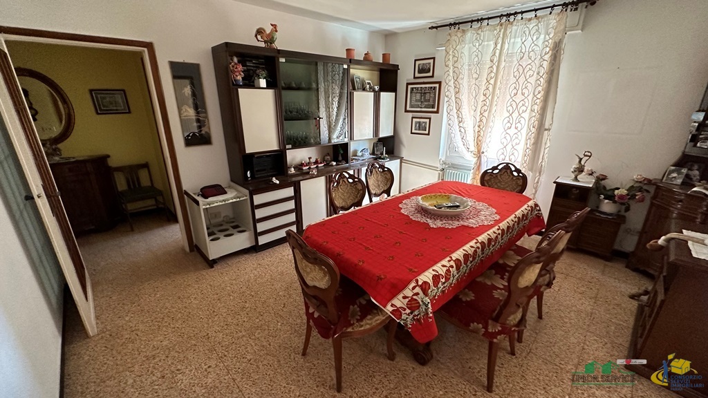 Immagine 10 di Porzione di casa in vendita  in Via Riva D'Armi a Brugnato